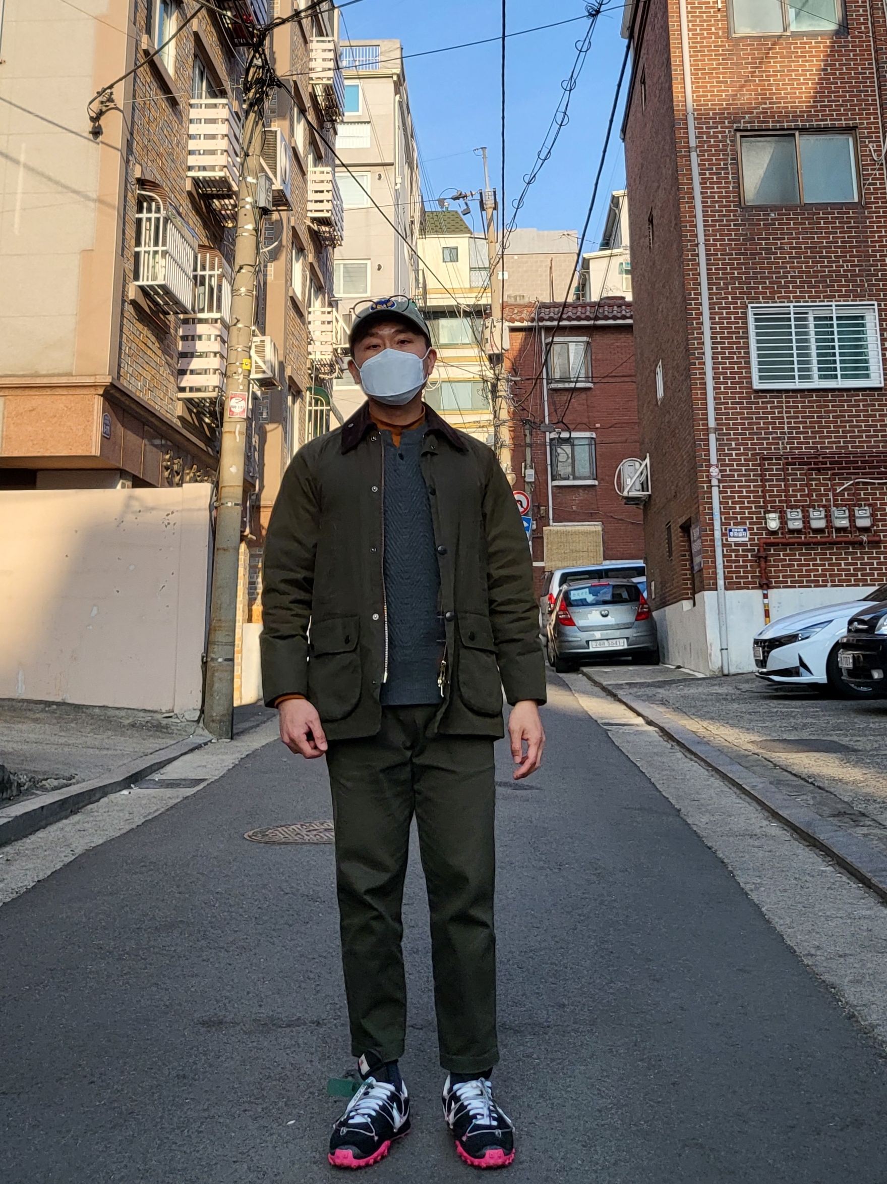 Double RL Garment Dyeing Twill Ball Cap Green, Barbour Classic Bedale Wax Jacket Olive 착용 스타일 - 1