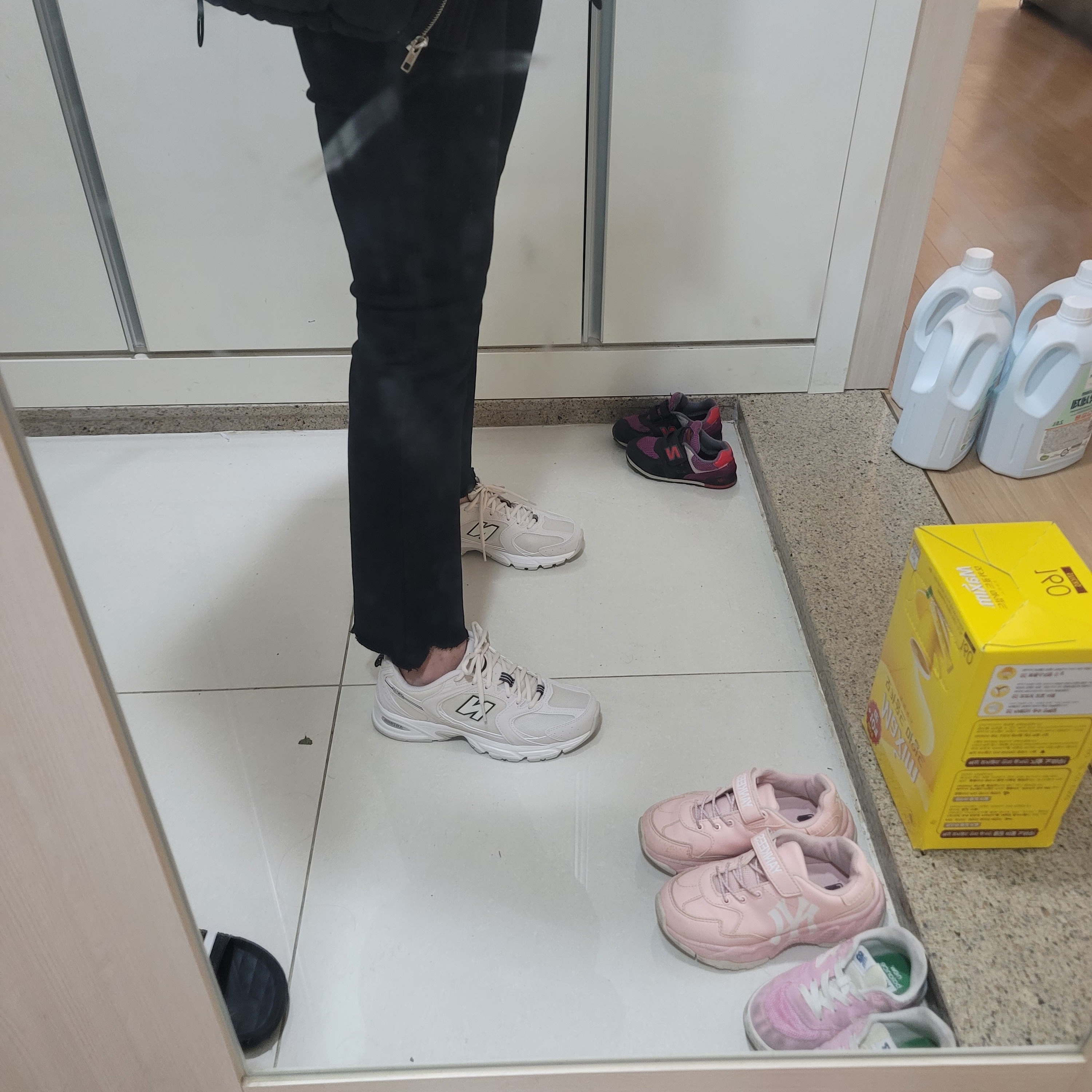 New Balance 530 Ivory 착용 스타일 - 3