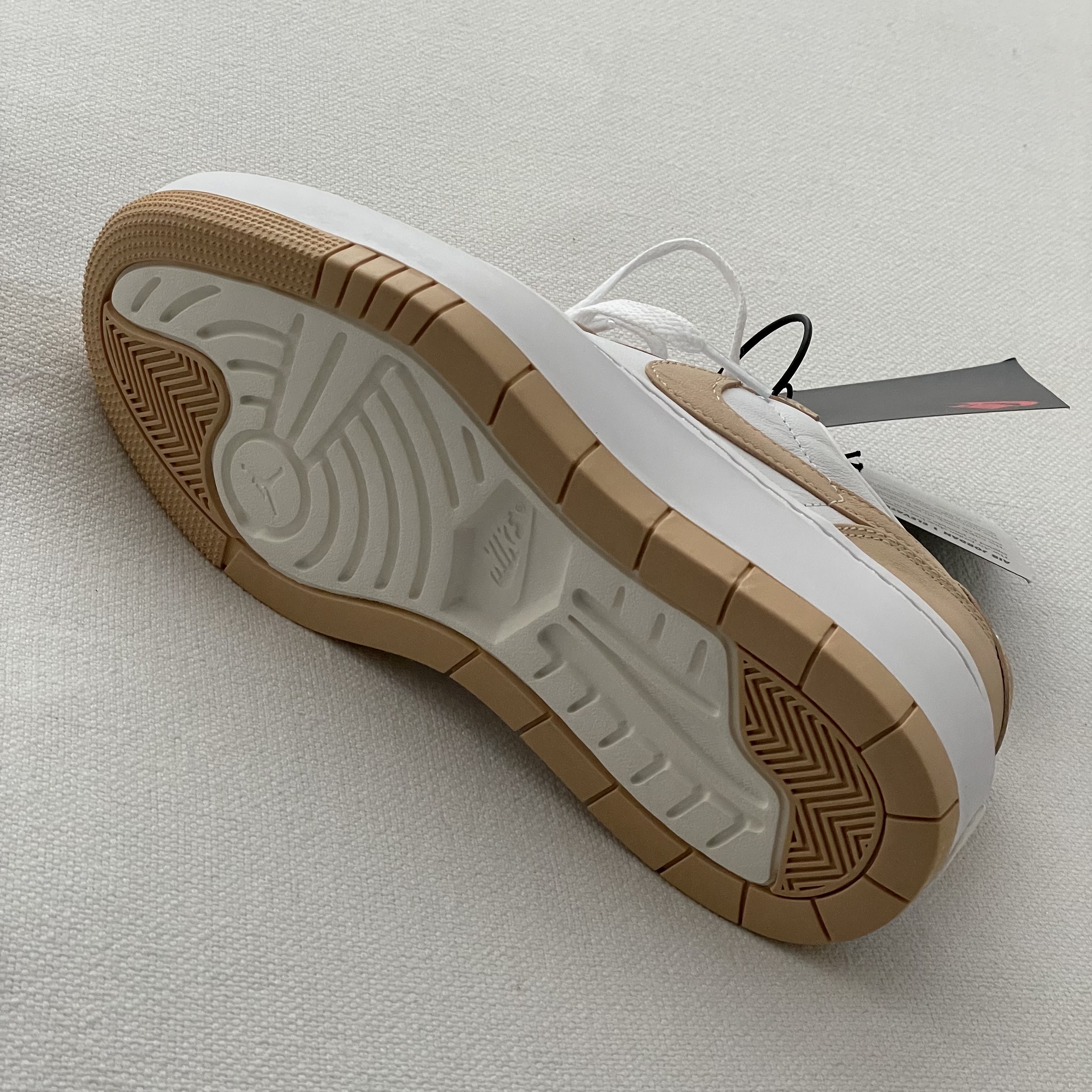 (W) Jordan 1 Elevate Low White Onyx 착용 스타일 - 3