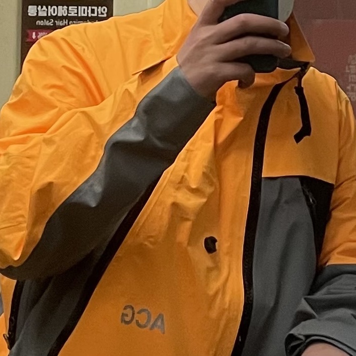 Salomon XT-6 ADV Black, Nike ACG Deploy Gore-Tex Jacket Cool Grey Laser Orange 착용 스타일 - 2