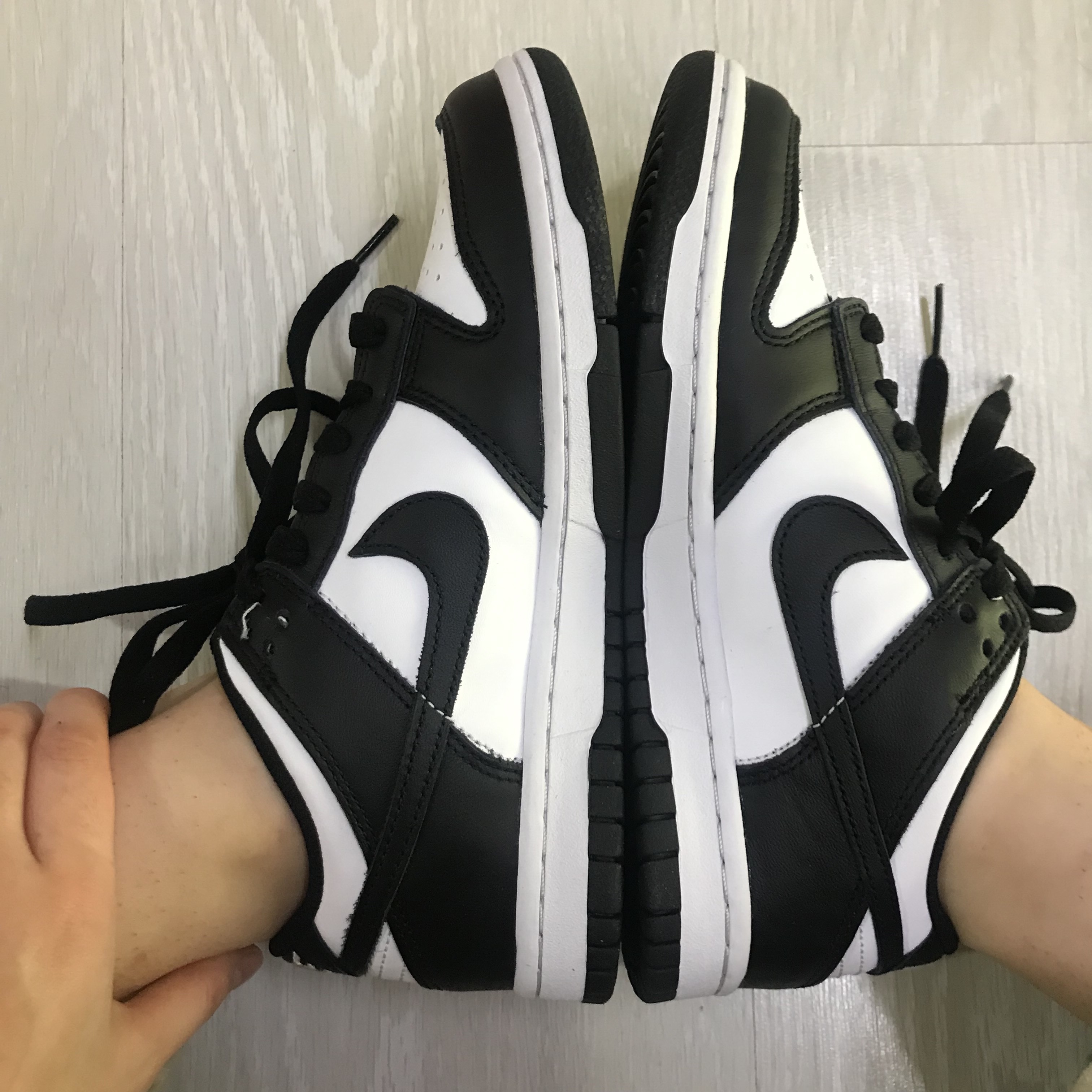 (GS) Nike Dunk Low Black 착용 스타일 - 1