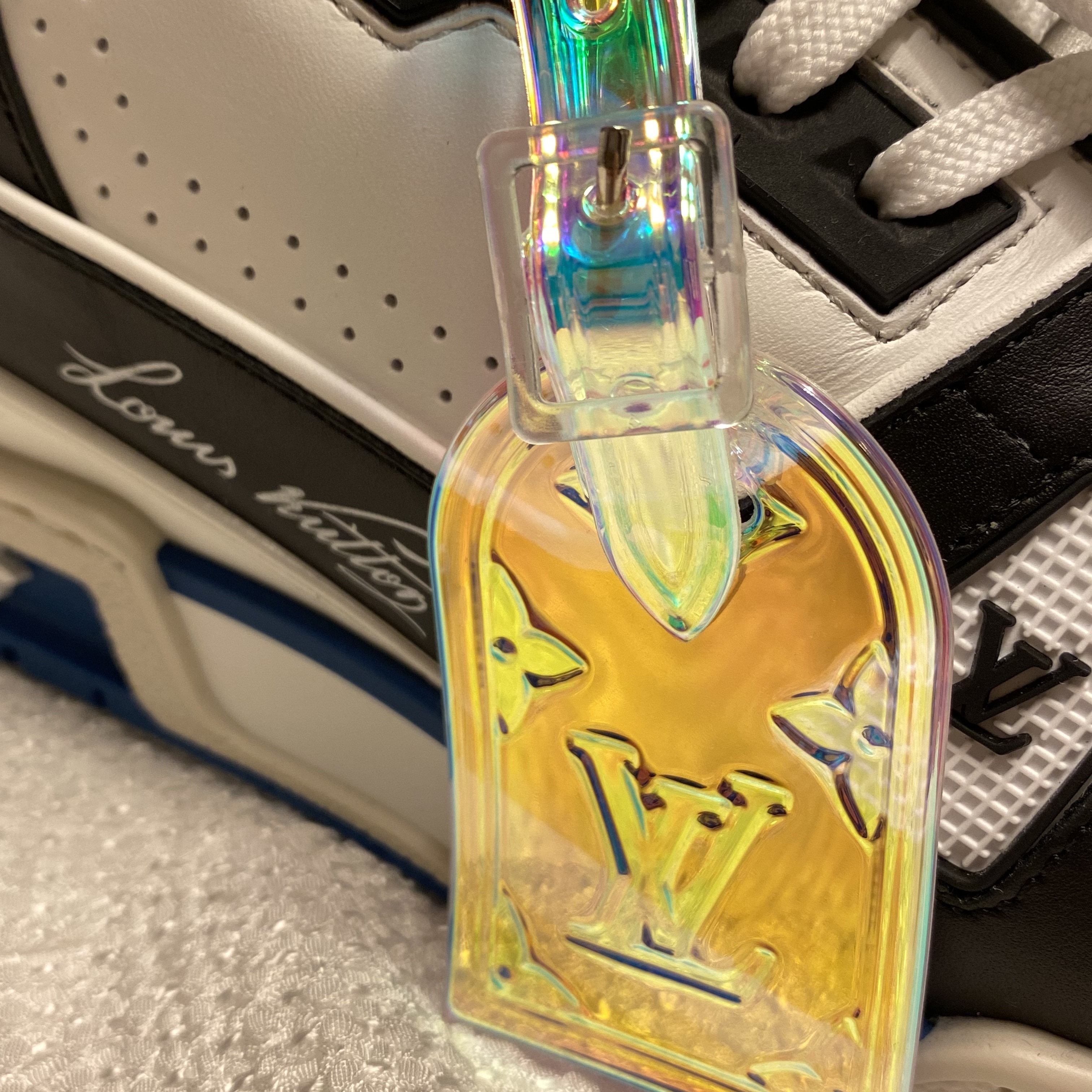 Louis Vuitton LV Trainer Sneakers White Black 착용 스타일 - 4
