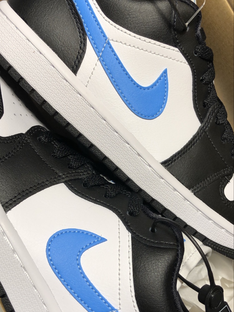(W) Jordan 1 Low Black University Blue 착용 스타일 - 1