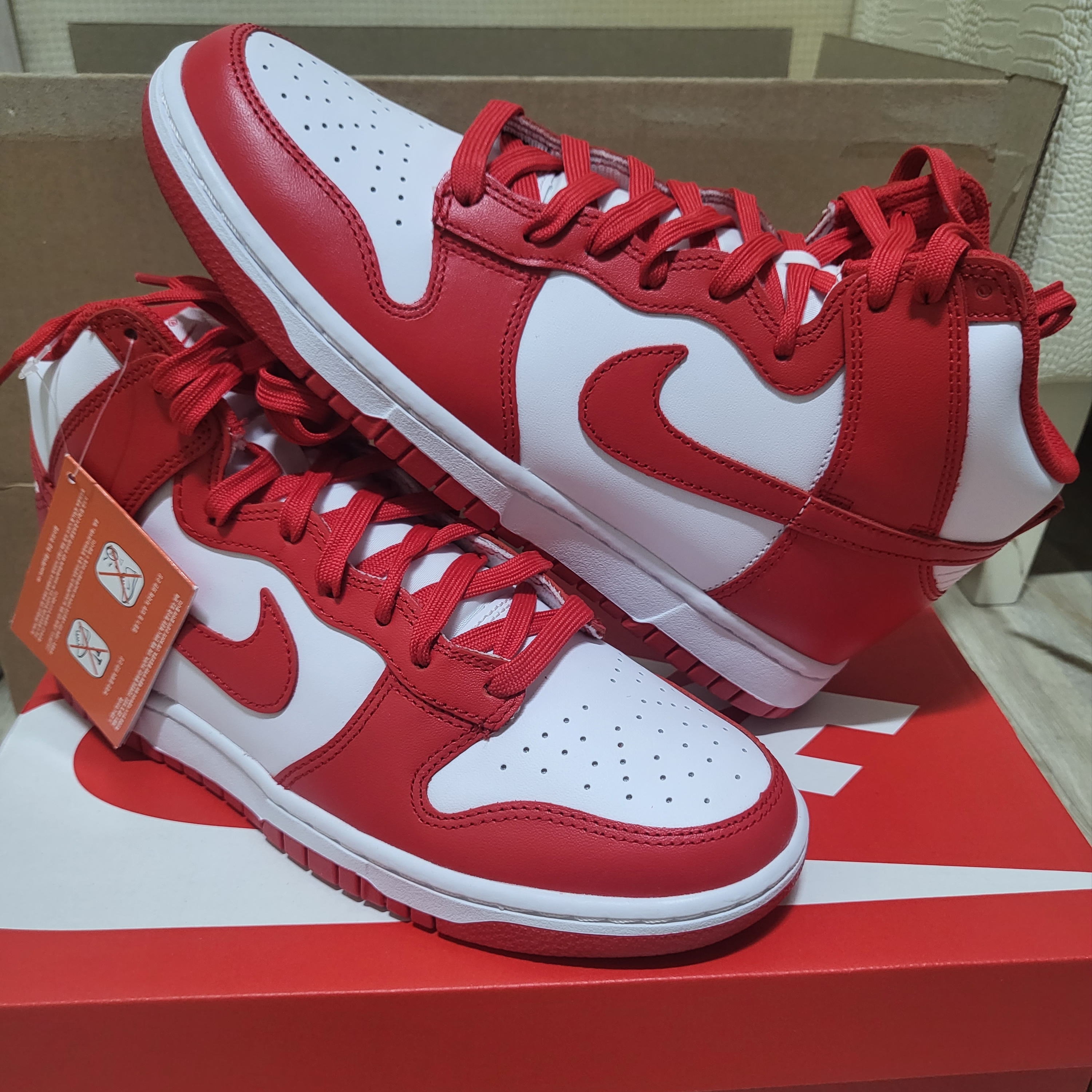 Nike Dunk High Retro Championship White and Red 착용 스타일