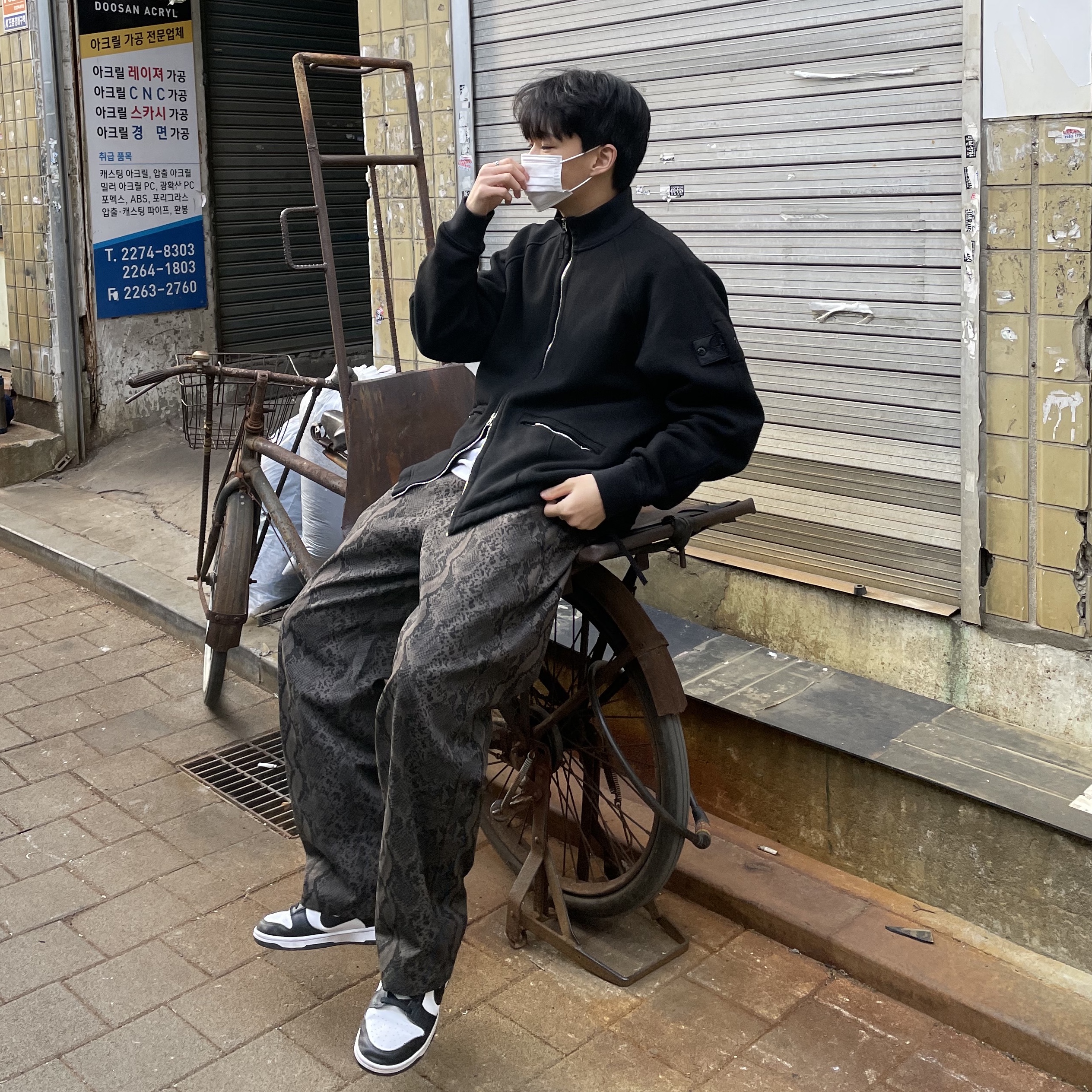Nike Dunk Low Retro Black 착용 스타일 - 1