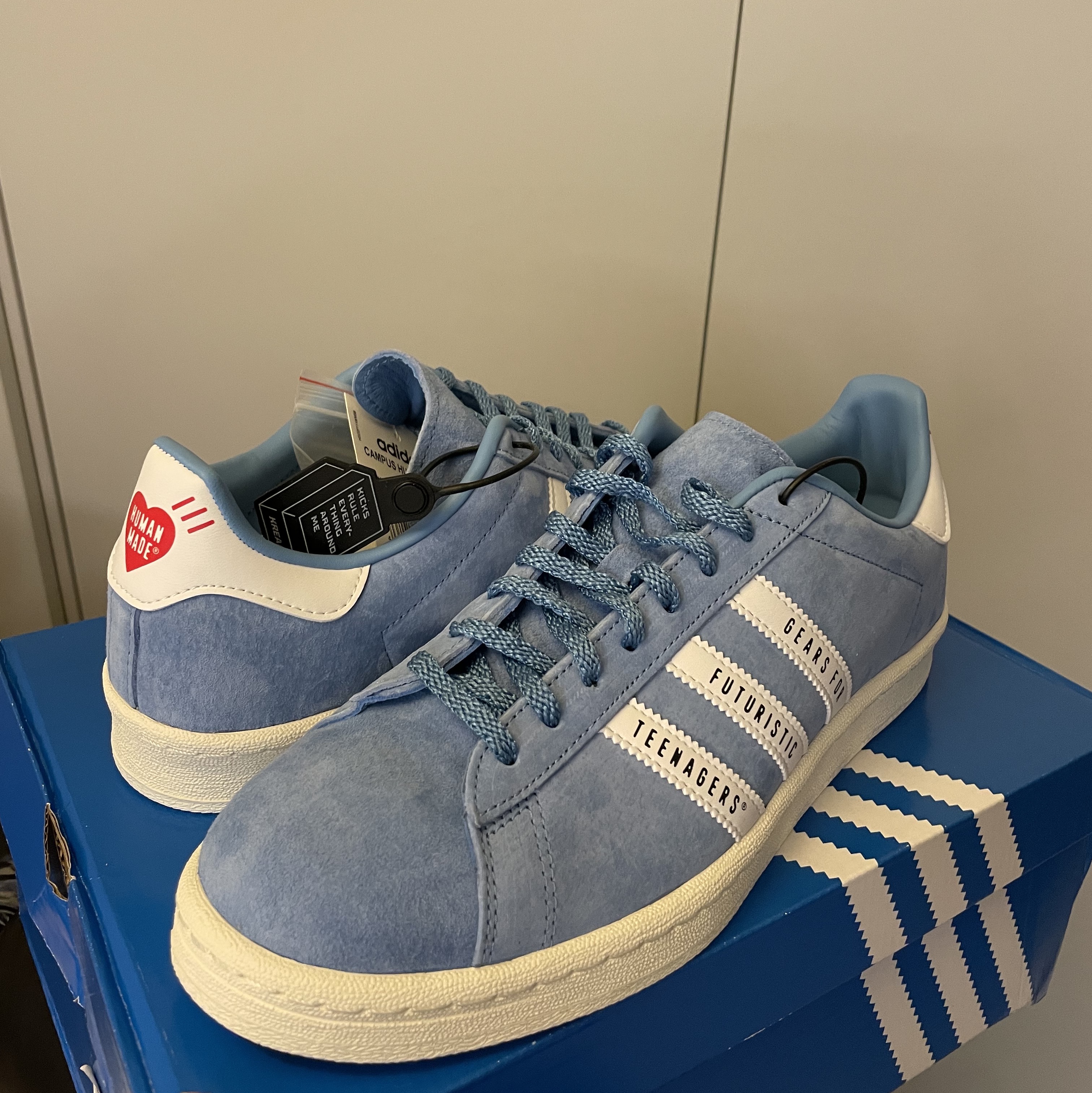 Adidas x Human Made Campus Light Blue, Nike x Sacai VaporWaffle String & Black Villain Red 착용 스타일 - 3