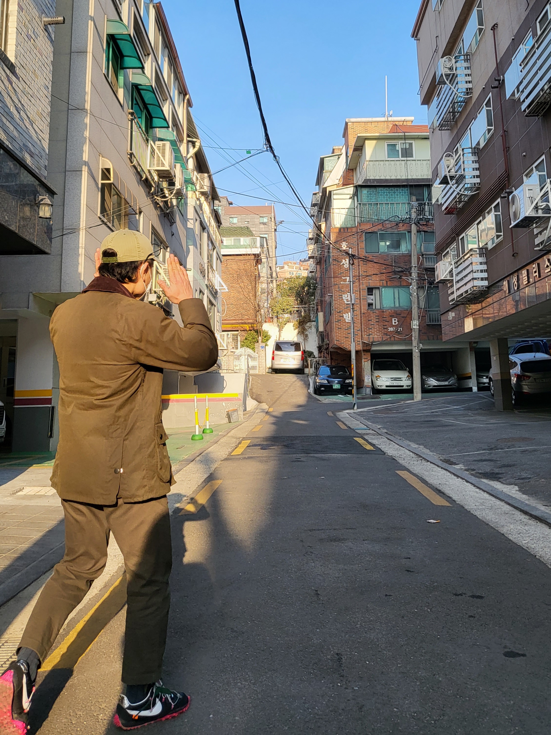 Double RL Garment Dyeing Twill Ball Cap Green, Barbour Classic Bedale Wax Jacket Olive 착용 스타일 - 3