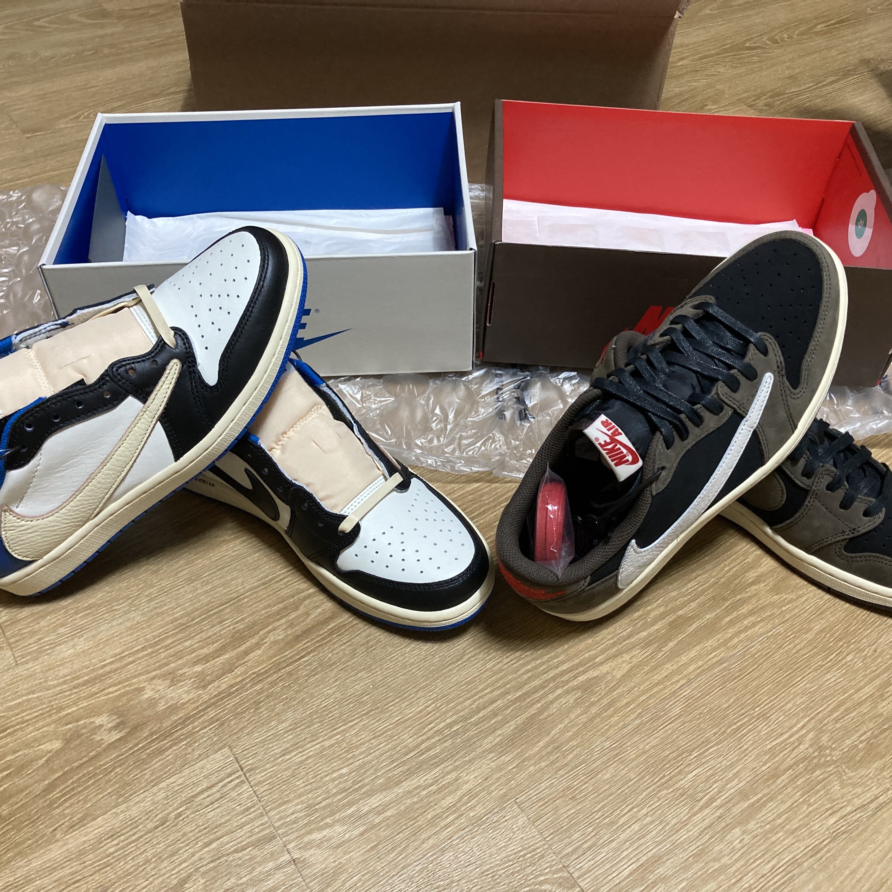 Jordan 1 x Travis Scott x Fragment Retro Low OG SP Military Blue, Jordan 1 x Travis Scott Retro Low OG SP Mocha 착용 스타일 - 2