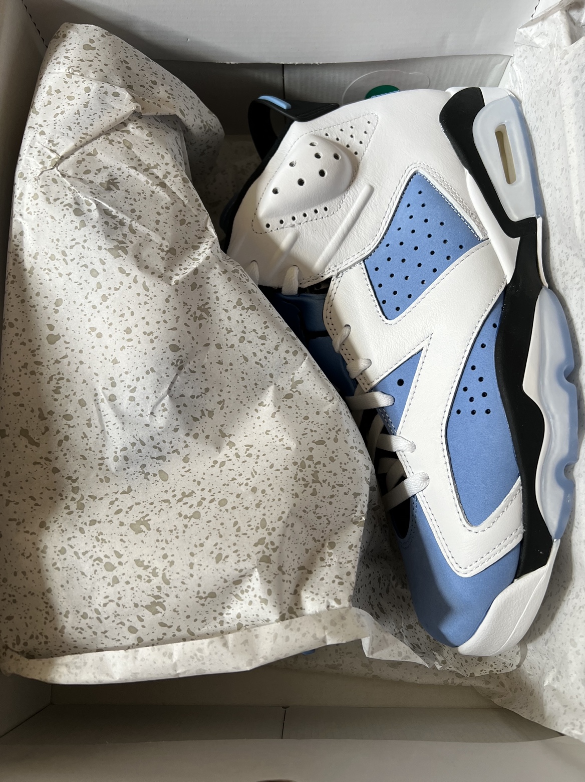 Jordan 6 Retro University Blue 착용 스타일