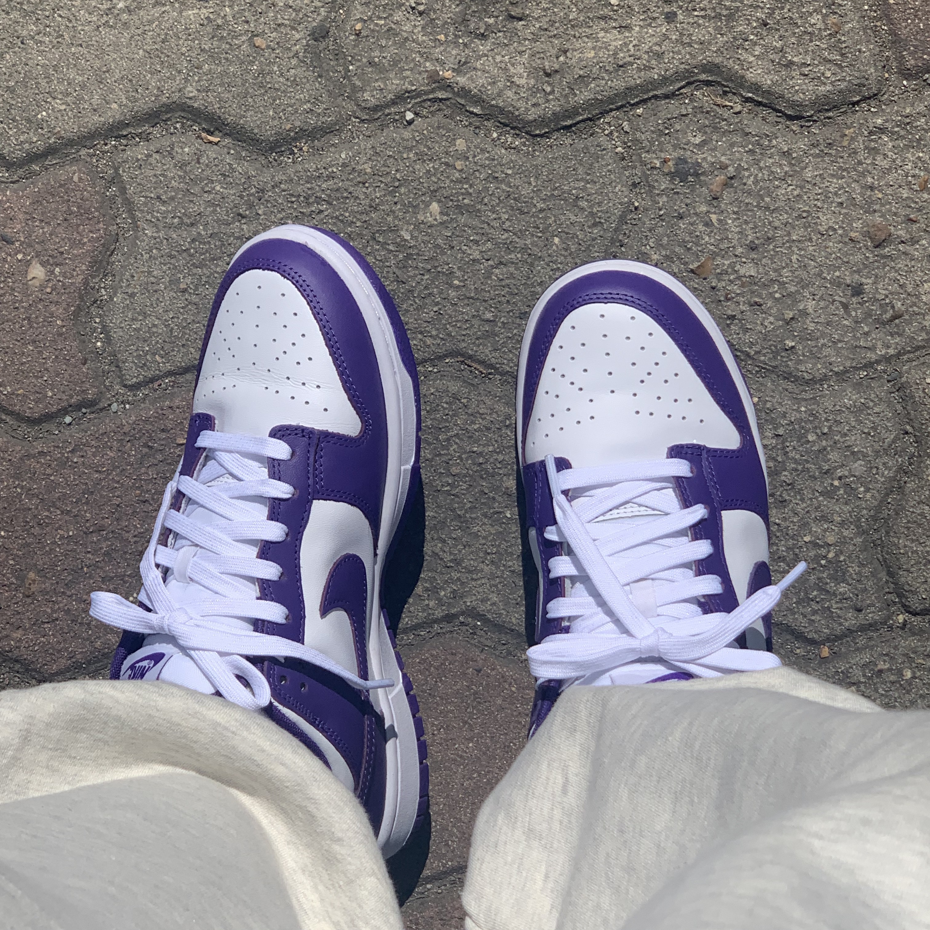 Nike Dunk Low Retro Championship Court Purple 착용 스타일 - 2