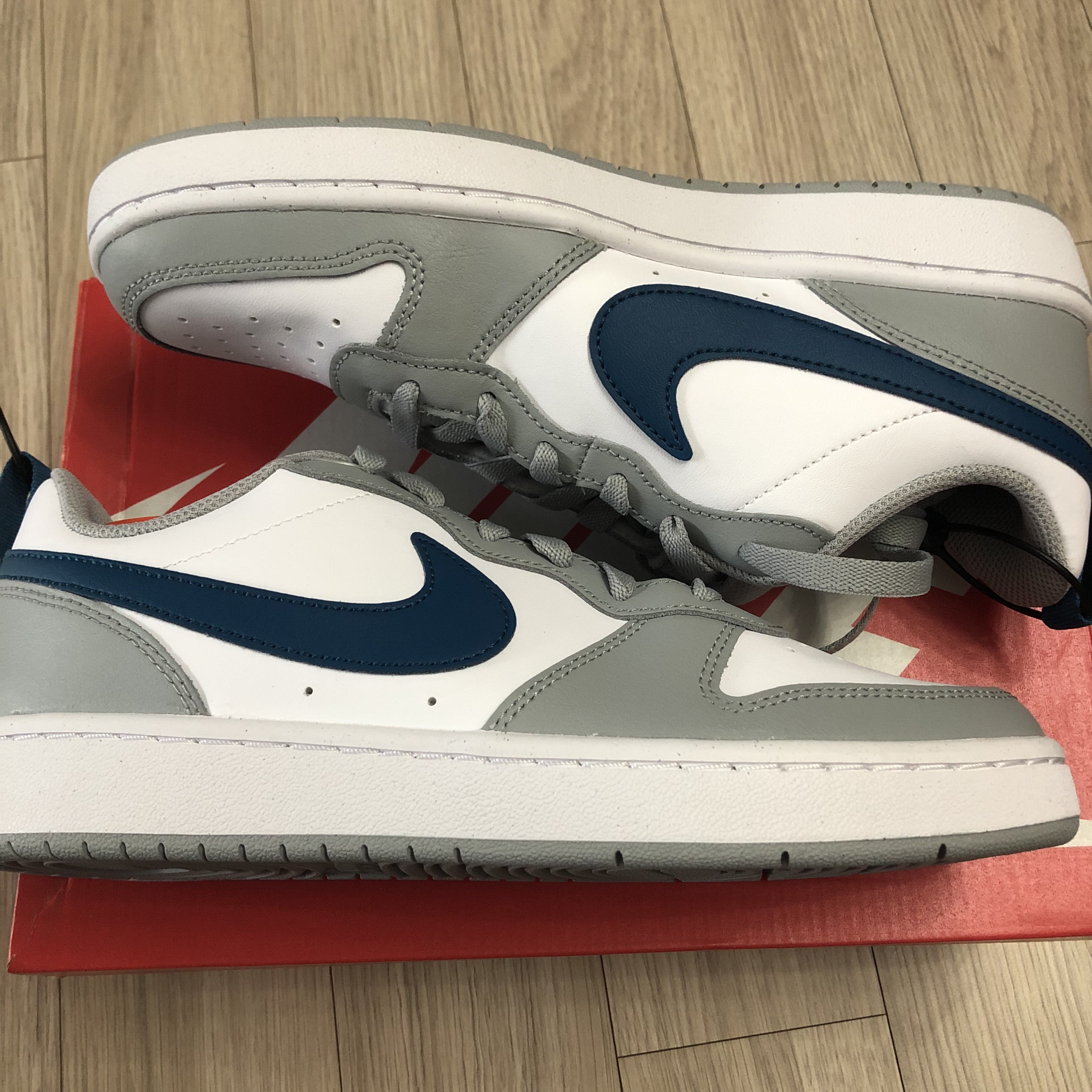 (GS) Nike Court Borough Low 2 Light Smoke Grey 착용 스타일 - 1