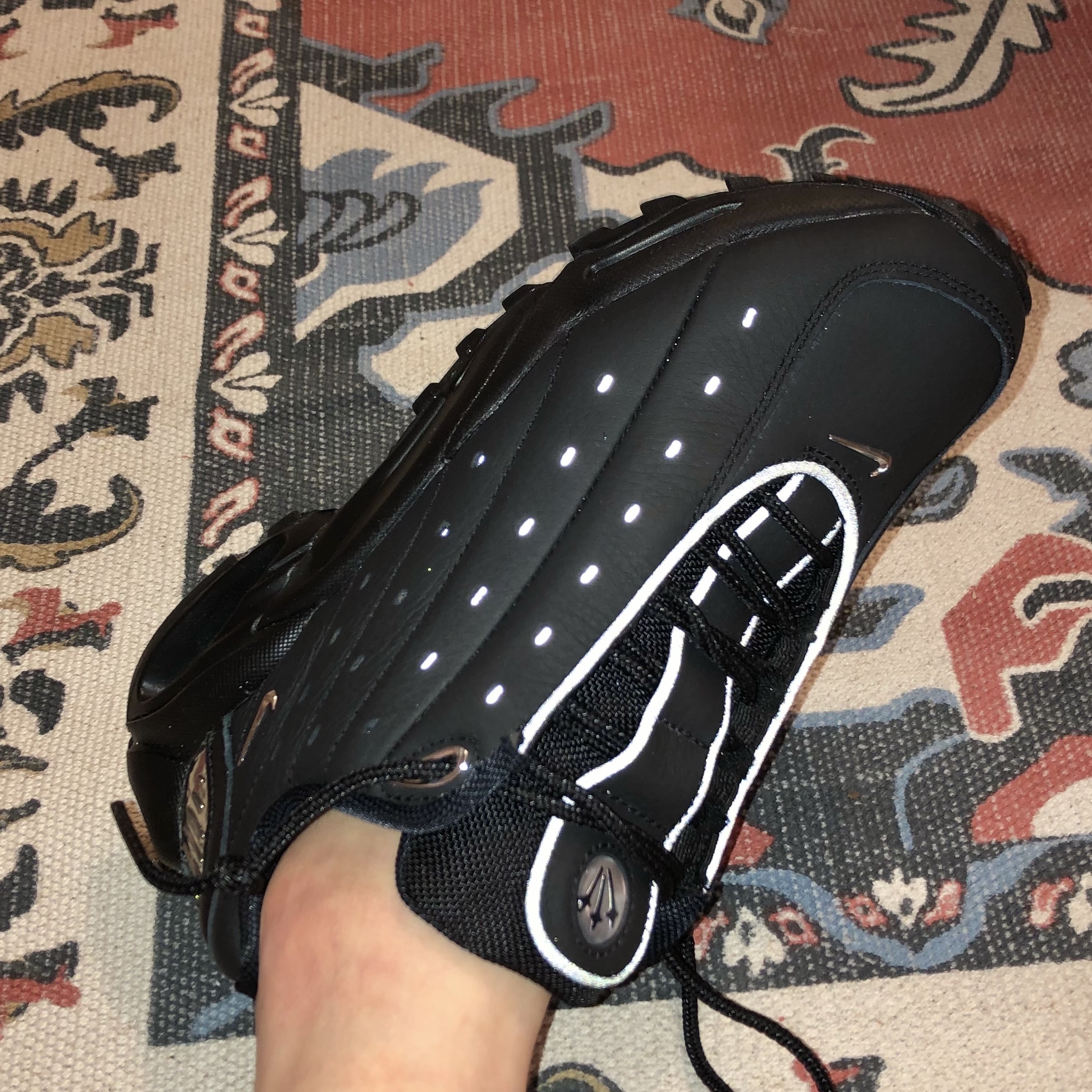 Nike x Drake Nocta Hot Step Air Terra Triple Black 착용 스타일 - 2