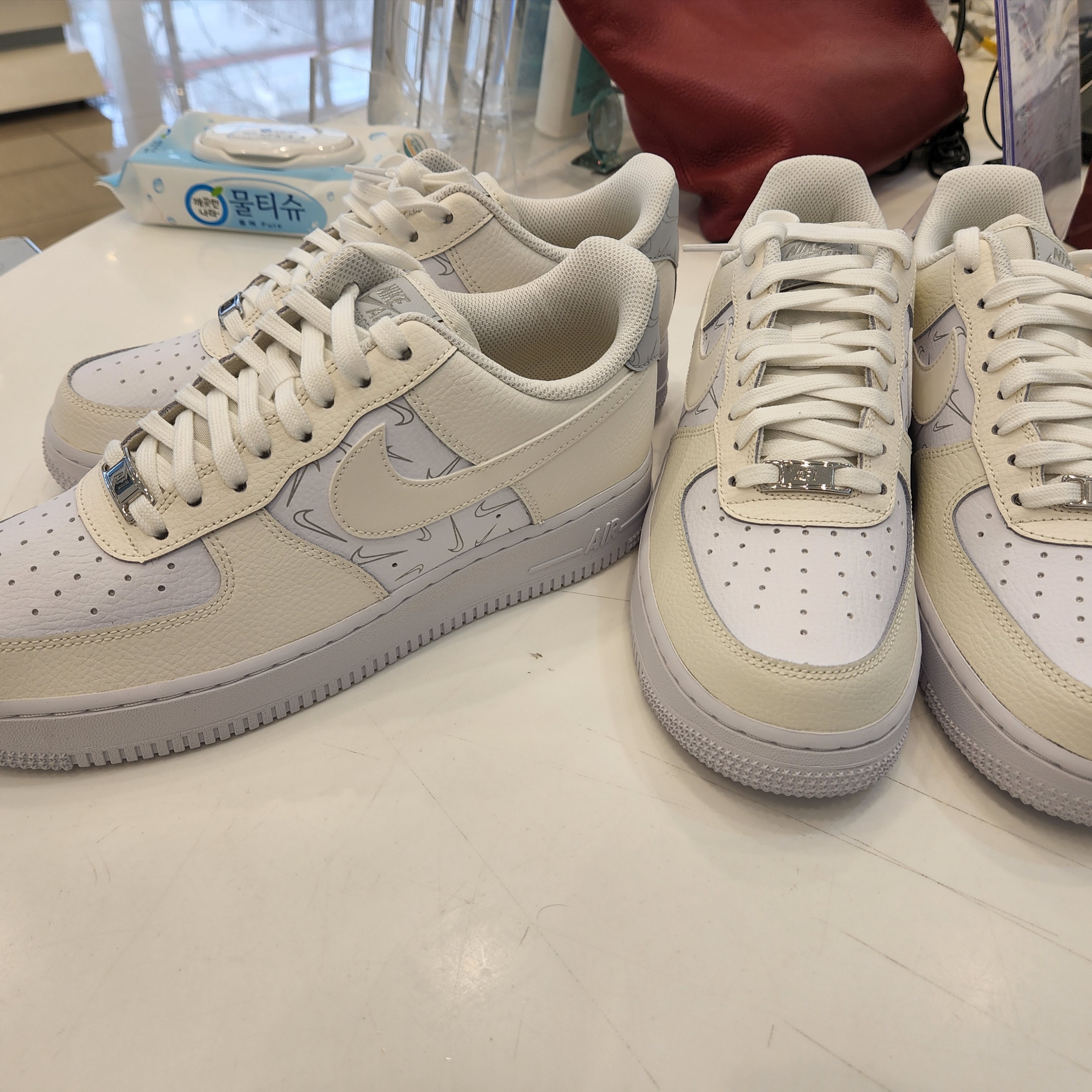 (W) Nike Air Force 1 '07 Low Sail White 착용 스타일 - 2