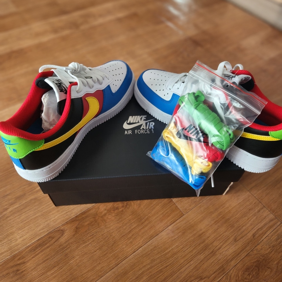 Nike x UNO Air Force 1 '07 QS White Yellow Zest 착용 스타일 - 3
