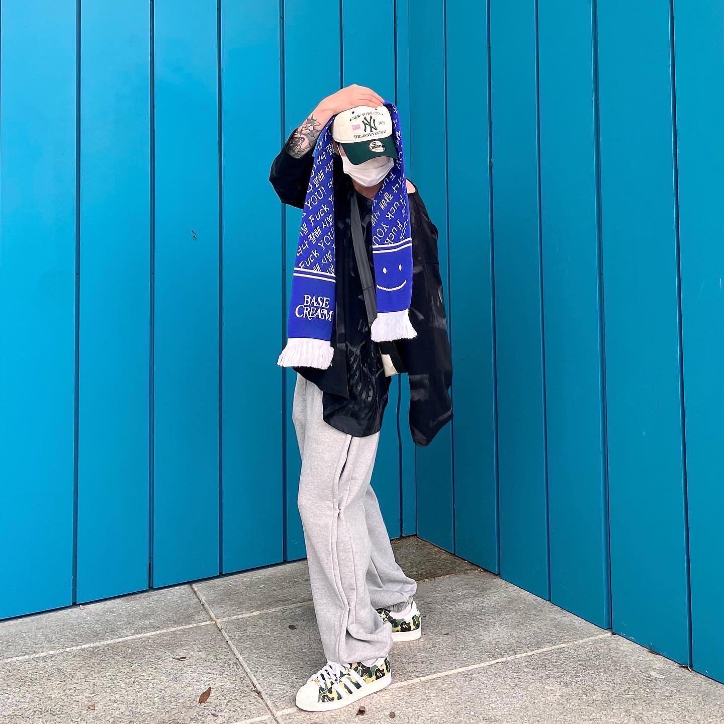 Adidas x BAPE Superstar 80s Green Camo 착용 스타일 - 3