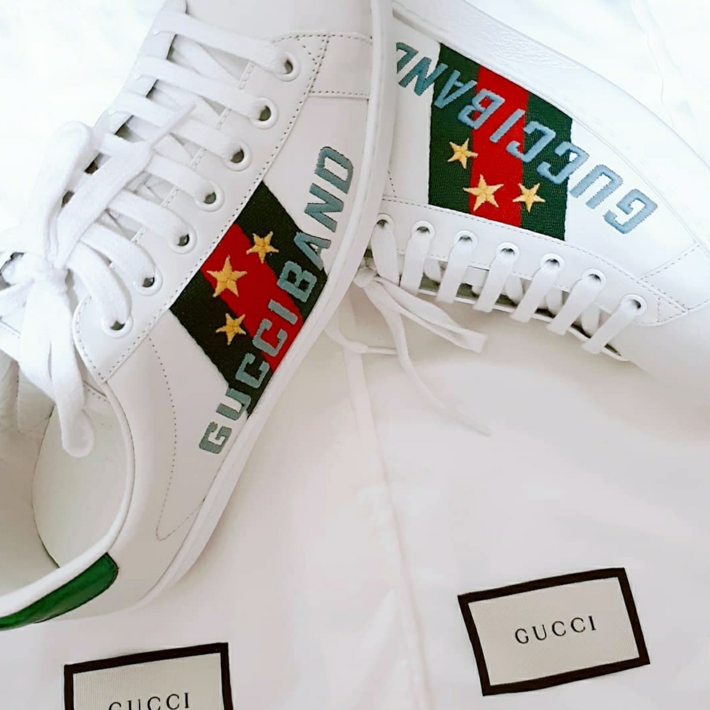 Gucci Ace Gucci Band Sneakers 착용 스타일