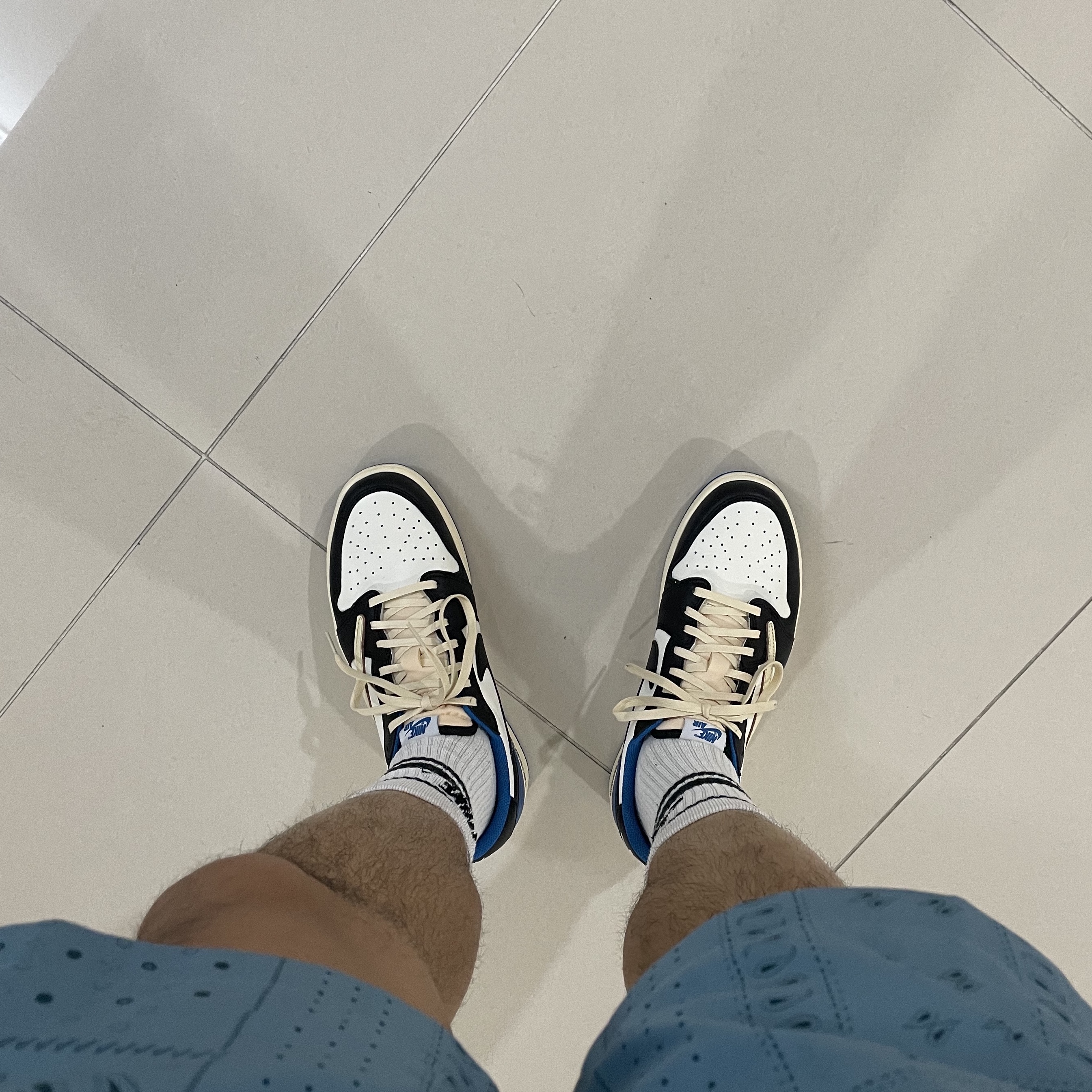 Jordan 1 x Travis Scott x Fragment Retro Low OG SP Military Blue 착용 스타일