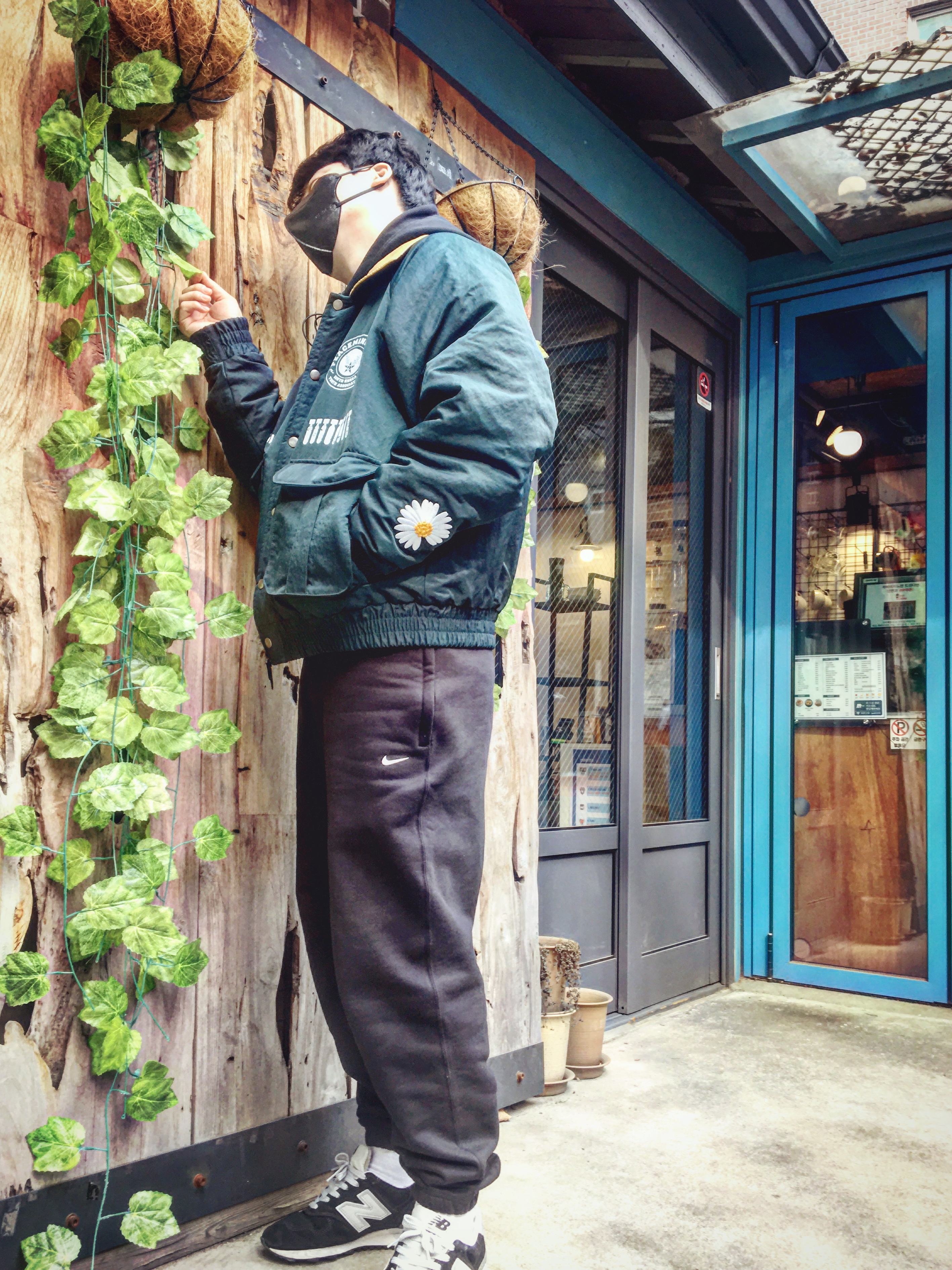 New Balance 1400 Made in USA Black, Nike NRG Solo Swoosh Fleece Pants Black - US/EU 착용 스타일