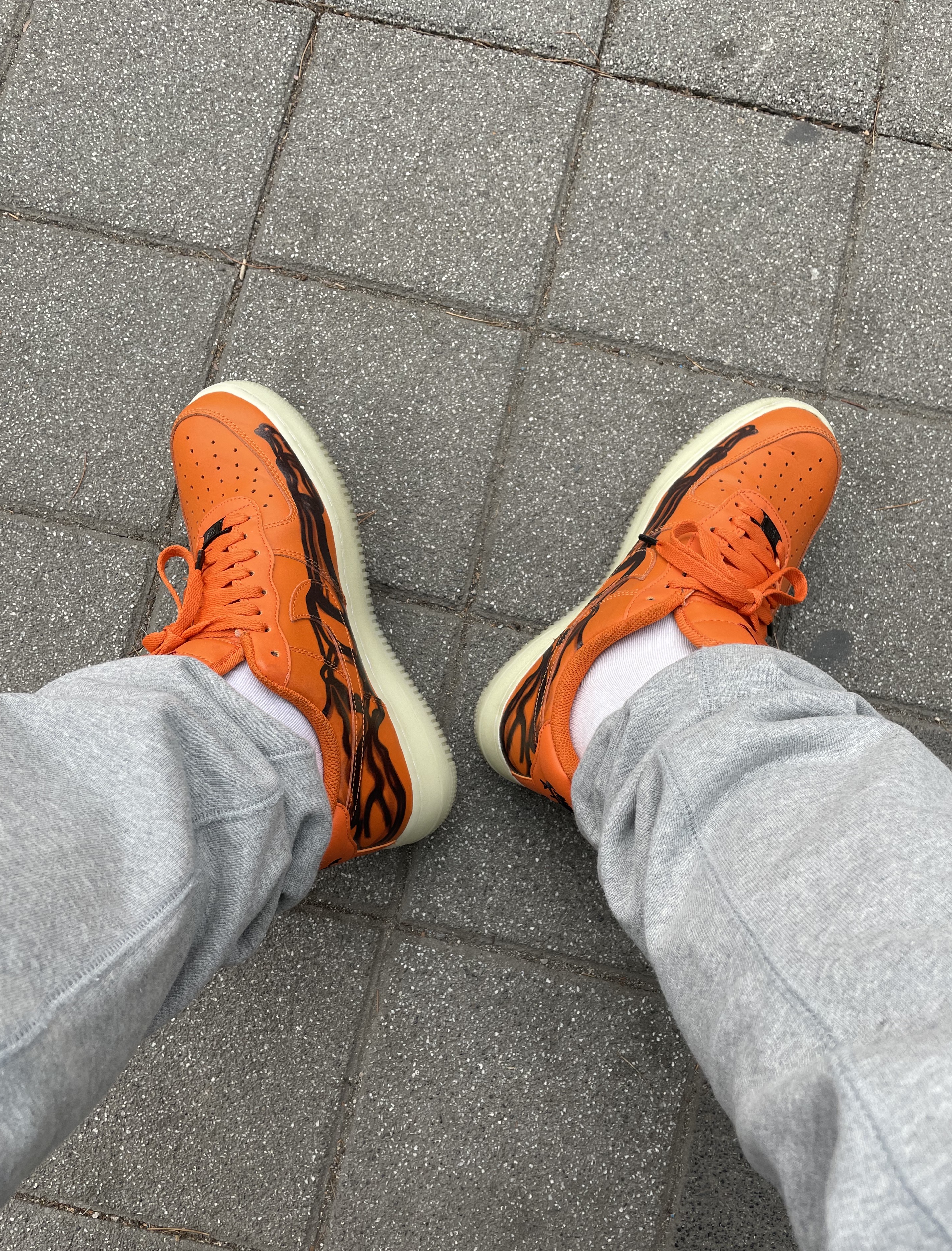 Nike Air Force 1 Low '07 Orange Skeleton 착용 스타일 - 1