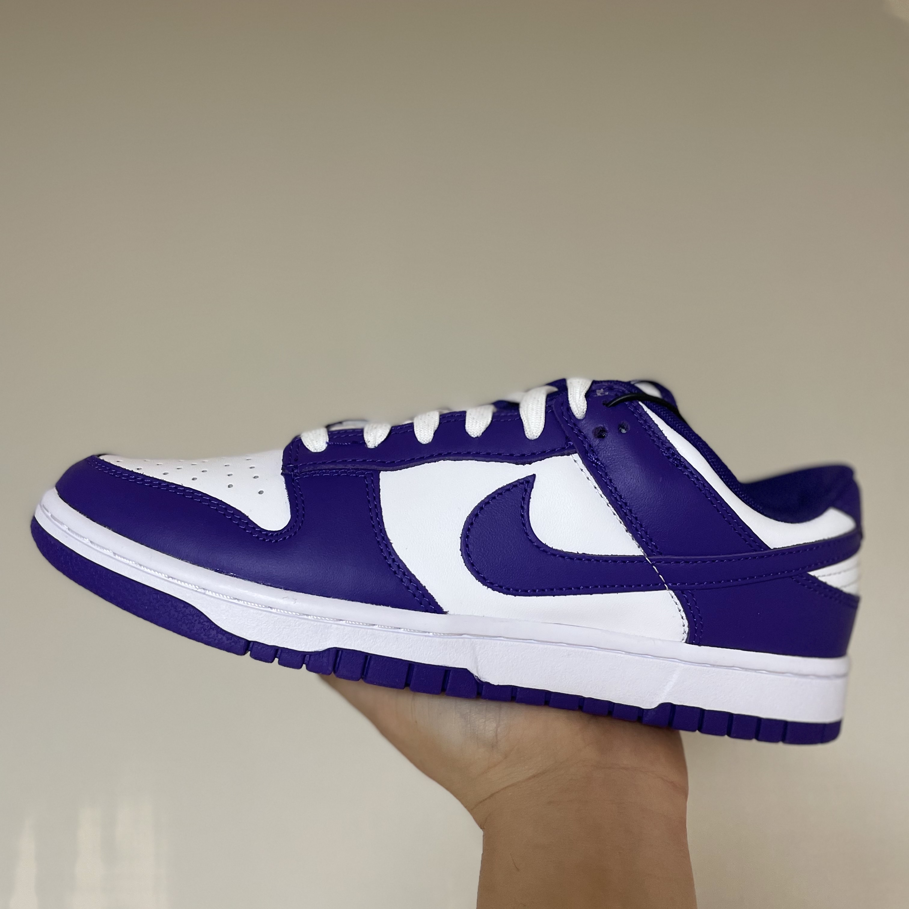 Nike Dunk Low Retro Championship Court Purple 착용 스타일 - 3