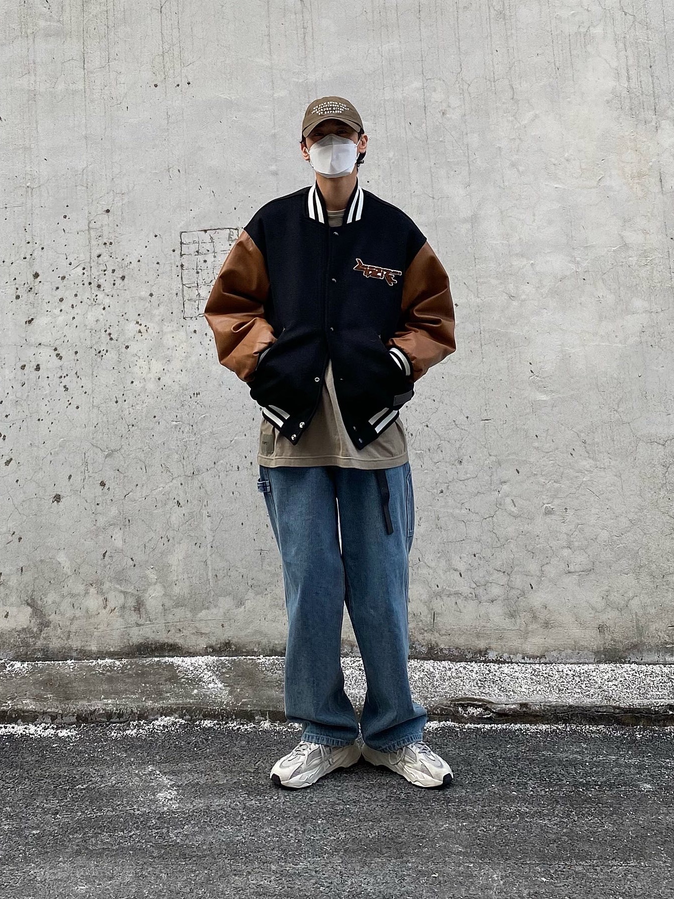 Adidas Yeezy Boost 700 V2 Static 2018, Adidas Yeezy Boost 700 V2 Static 2022 착용 스타일 - 2