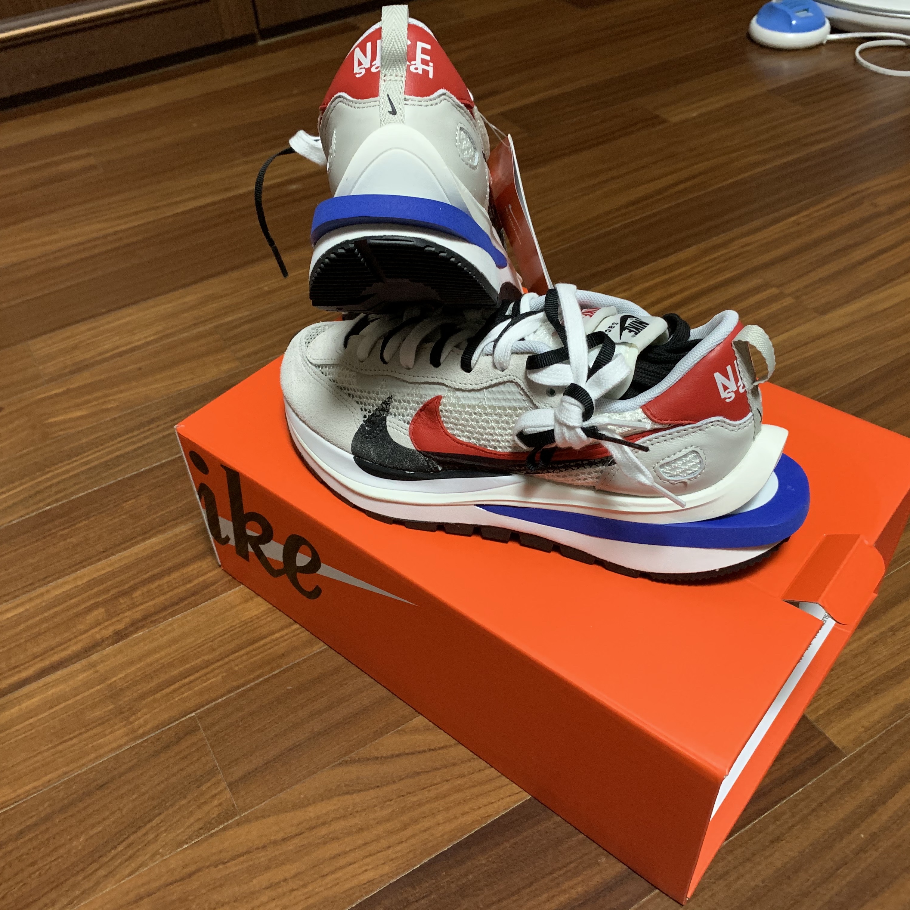 Nike x Sacai VaporWaffle Royal Fuchsia 착용 스타일 - 1