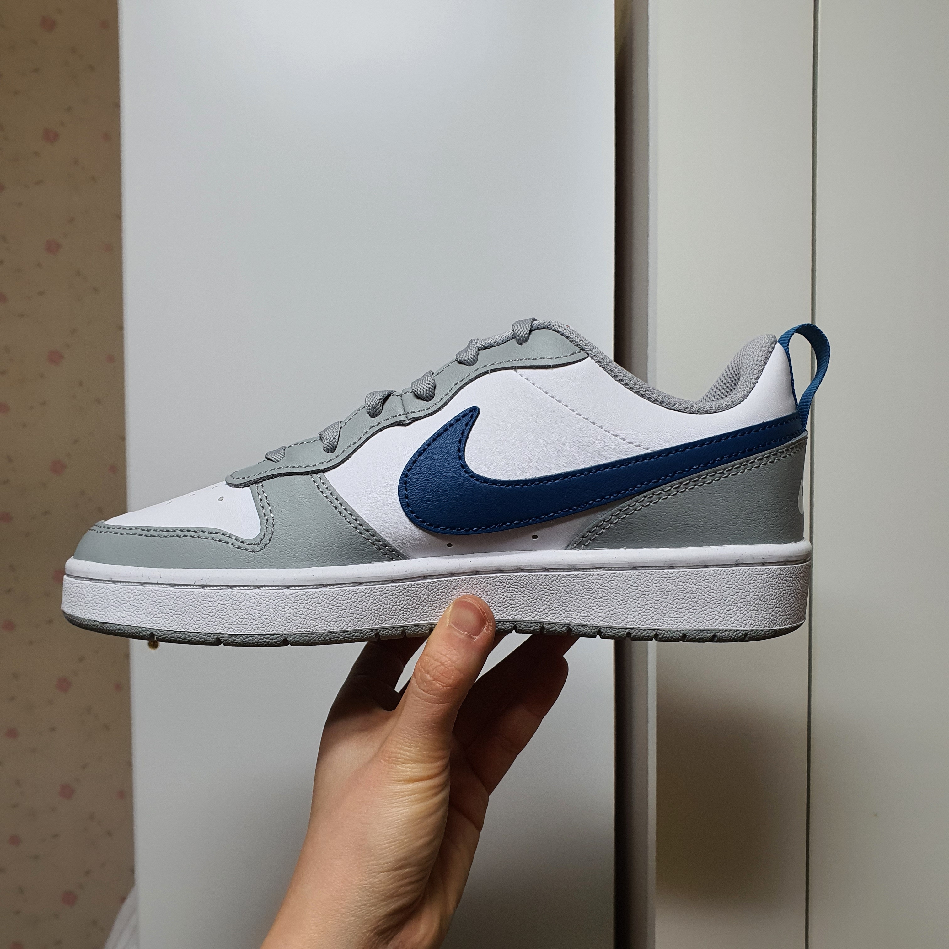 (GS) Nike Court Borough Low 2 Light Smoke Grey 착용 스타일
