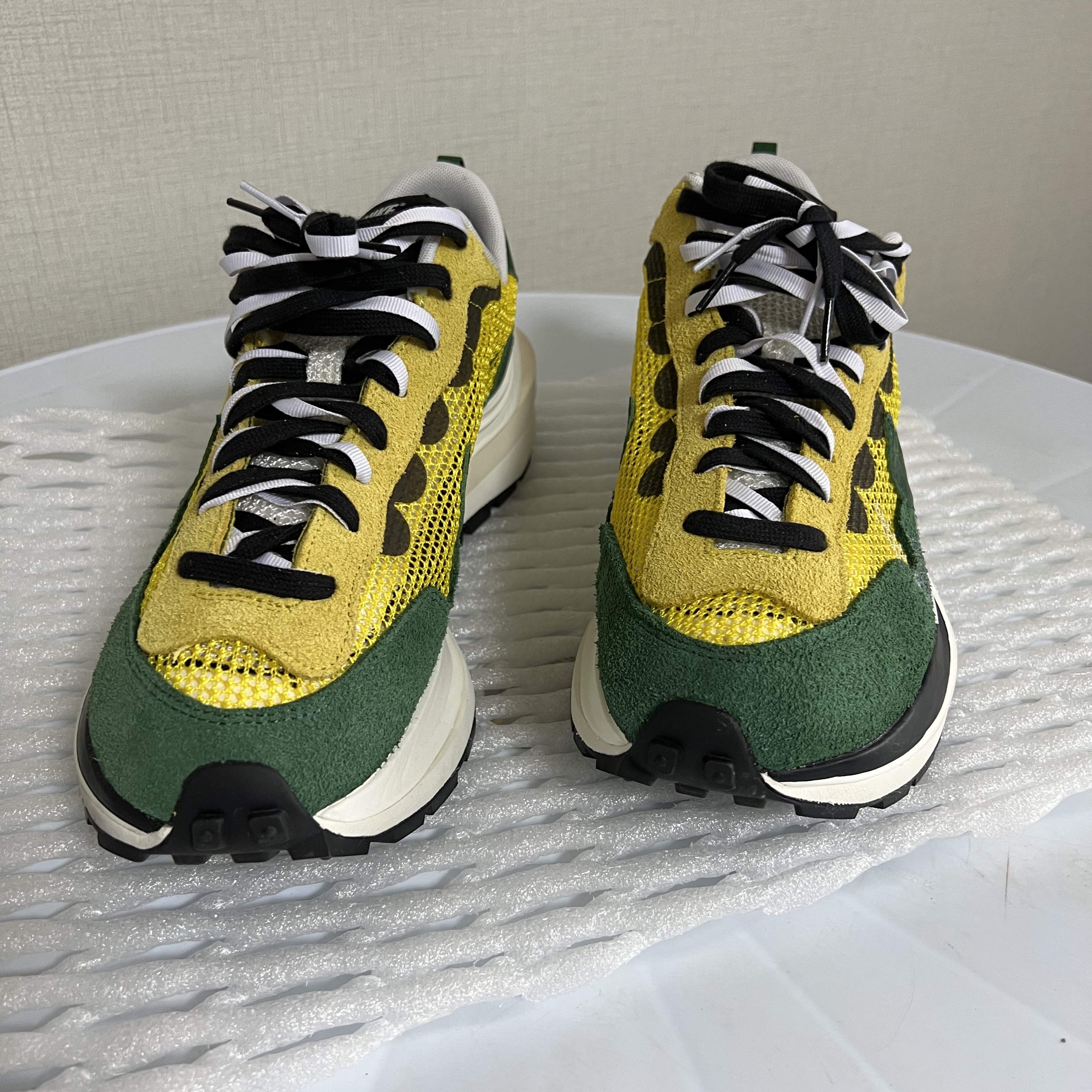 Nike x Sacai VaporWaffle Tour Yellow & Gorge Green Sail 착용 스타일 - 1