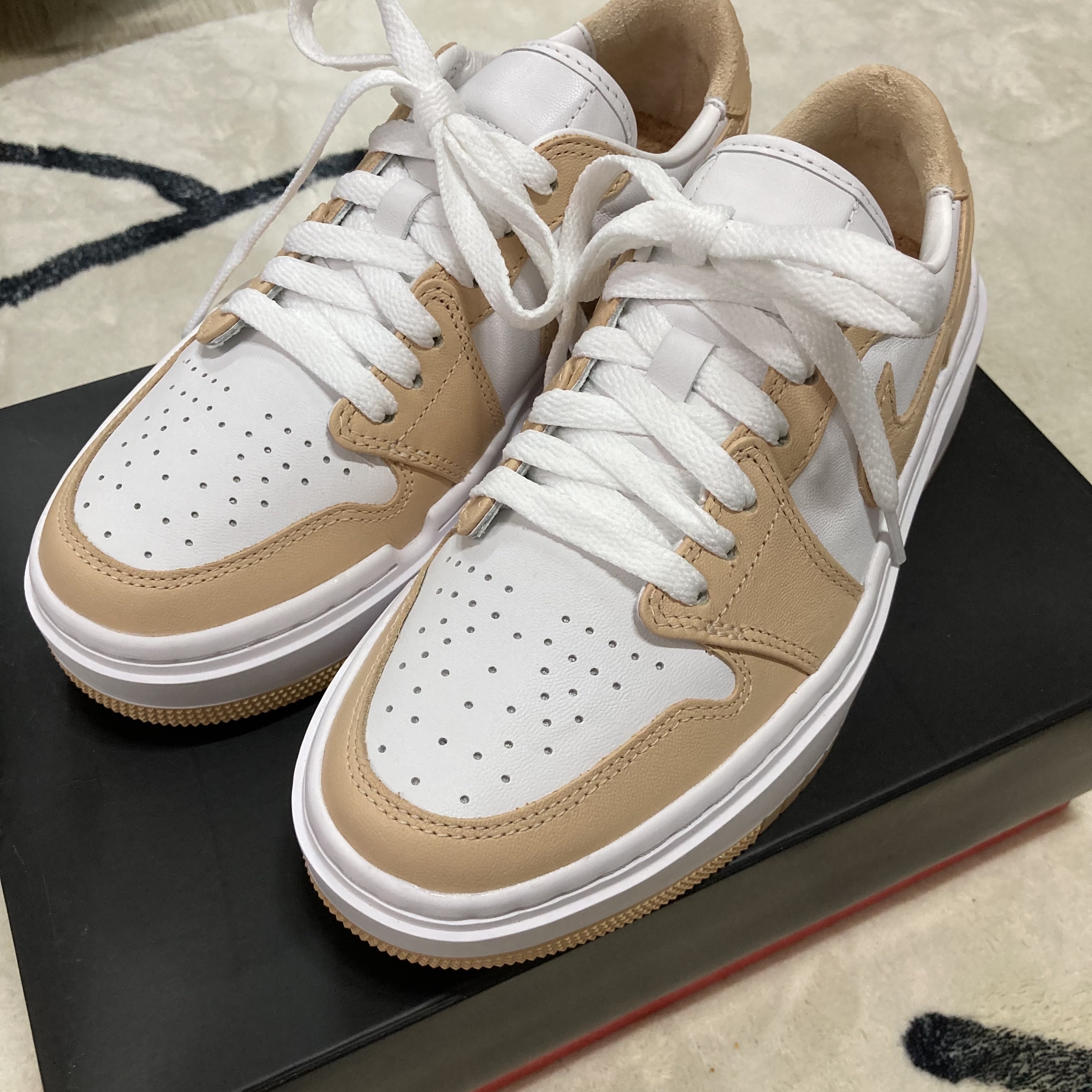 (W) Jordan 1 Elevate Low White Onyx 착용 스타일 - 2