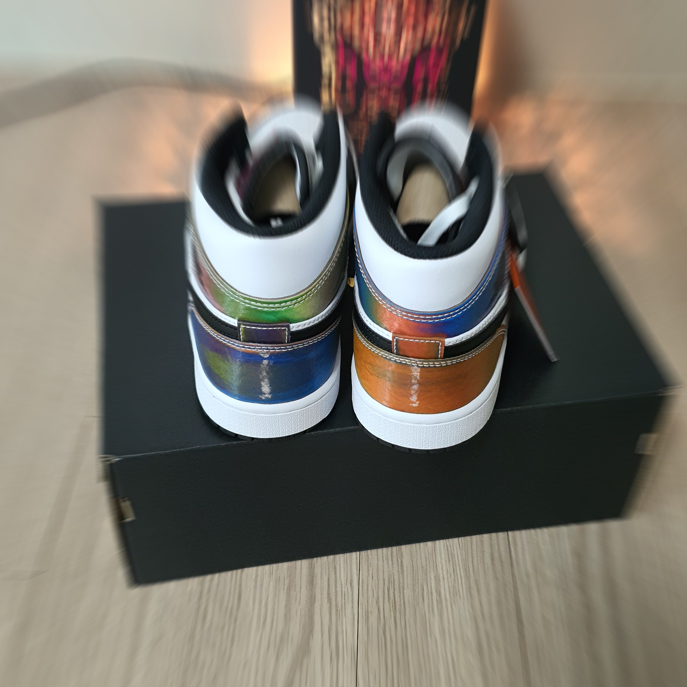 Jordan 1 Mid SE Heat Reactive 착용 스타일 - 3