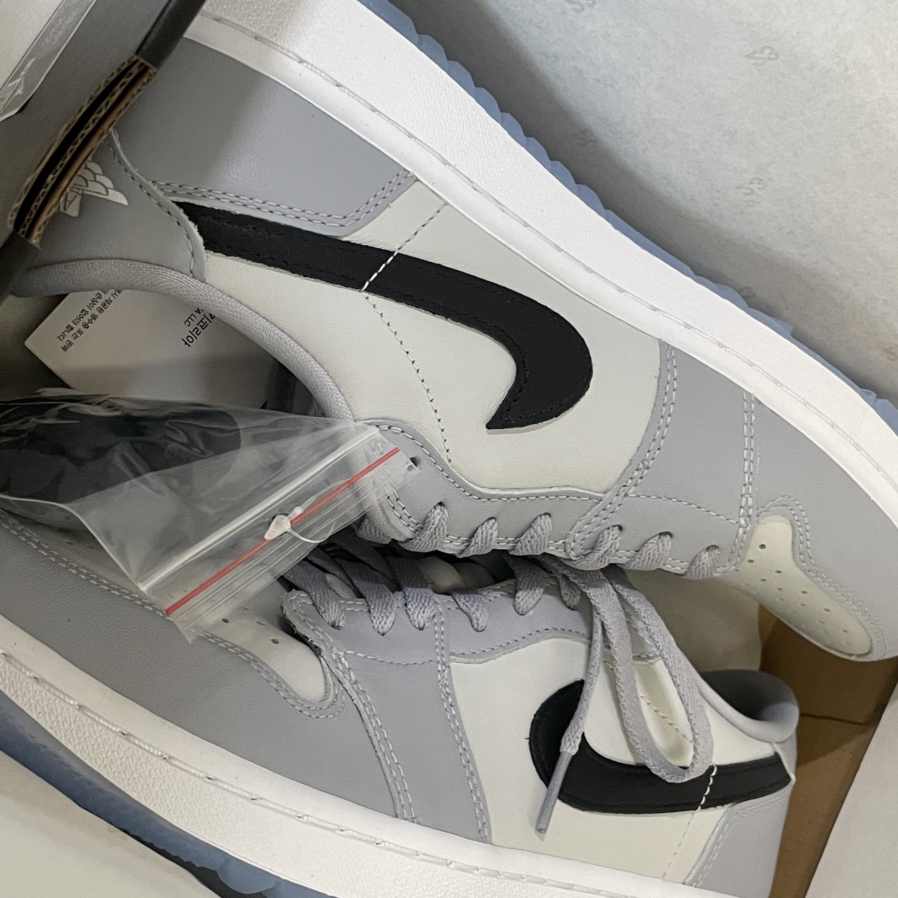 Jordan 1 Low Golf Wolf Grey 착용 스타일