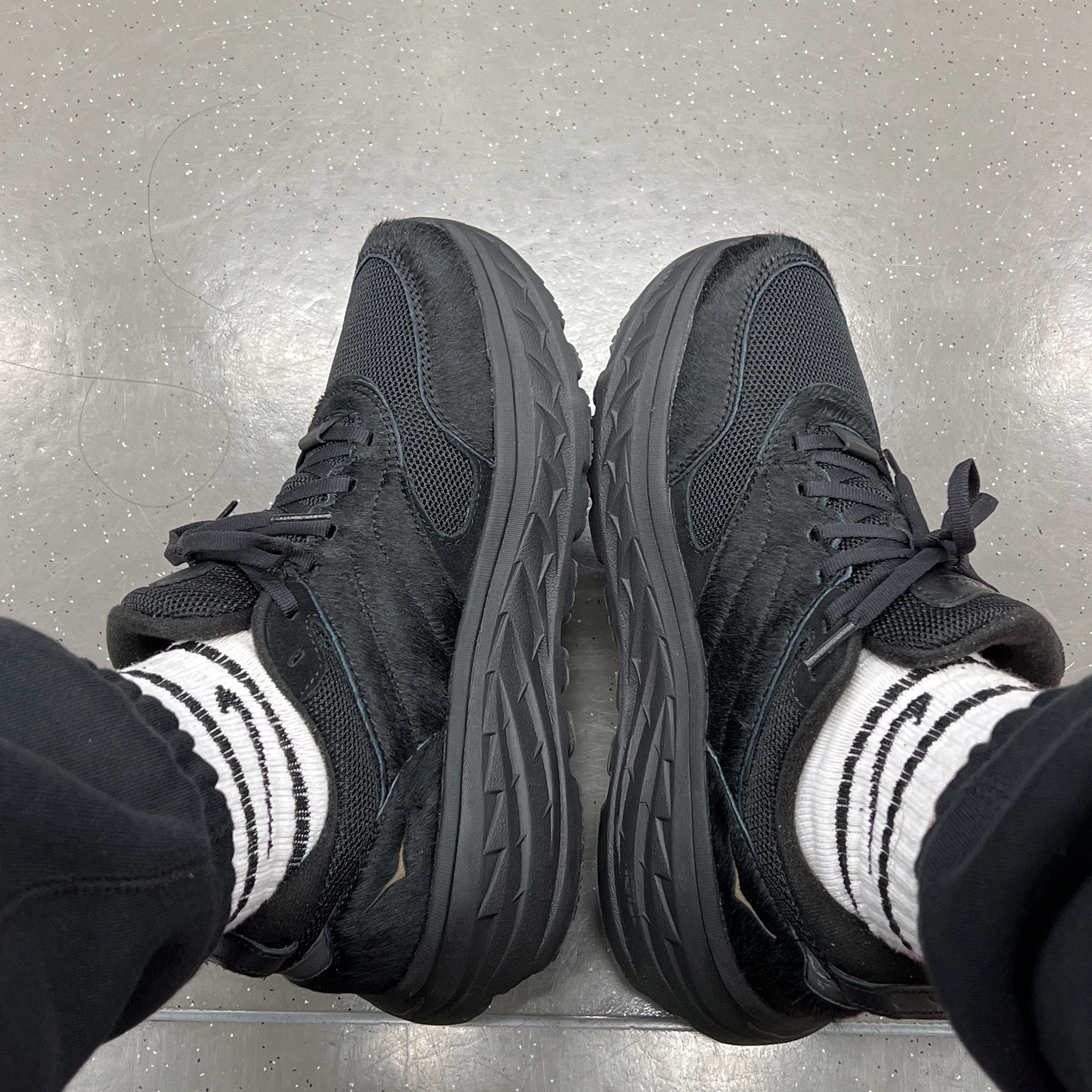 Hoka x Engineered Garments Bondi L Black Cow Hair 착용 스타일