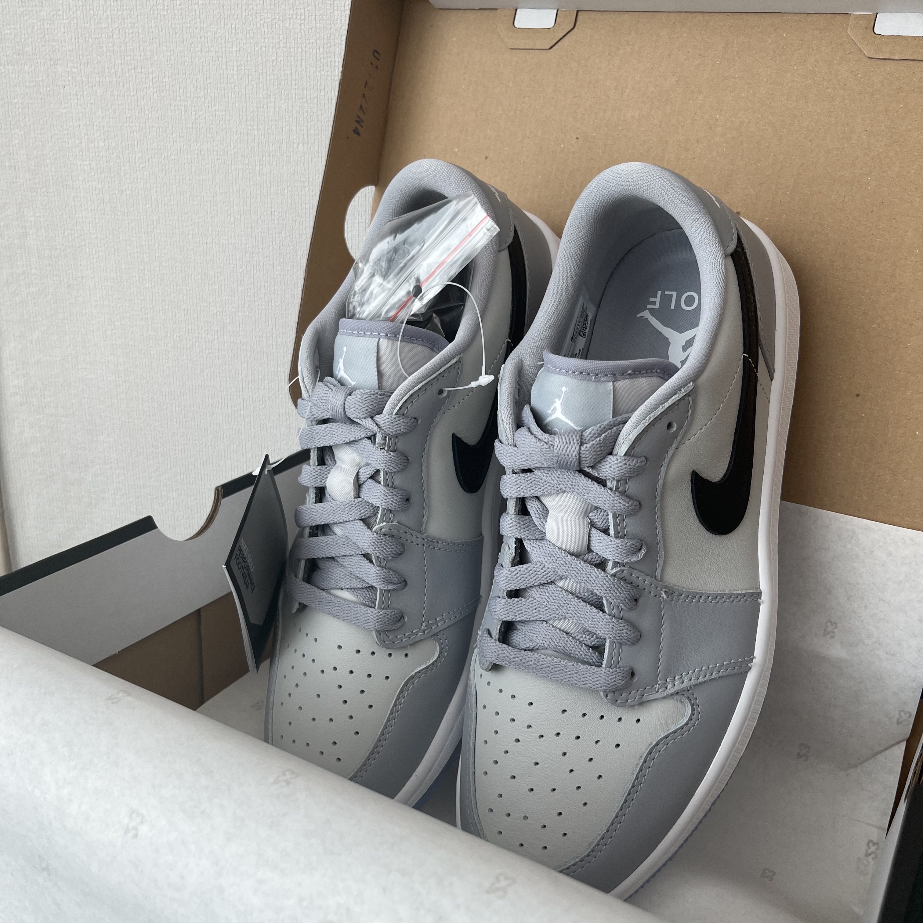 Jordan 1 Low Golf Wolf Grey 착용 스타일