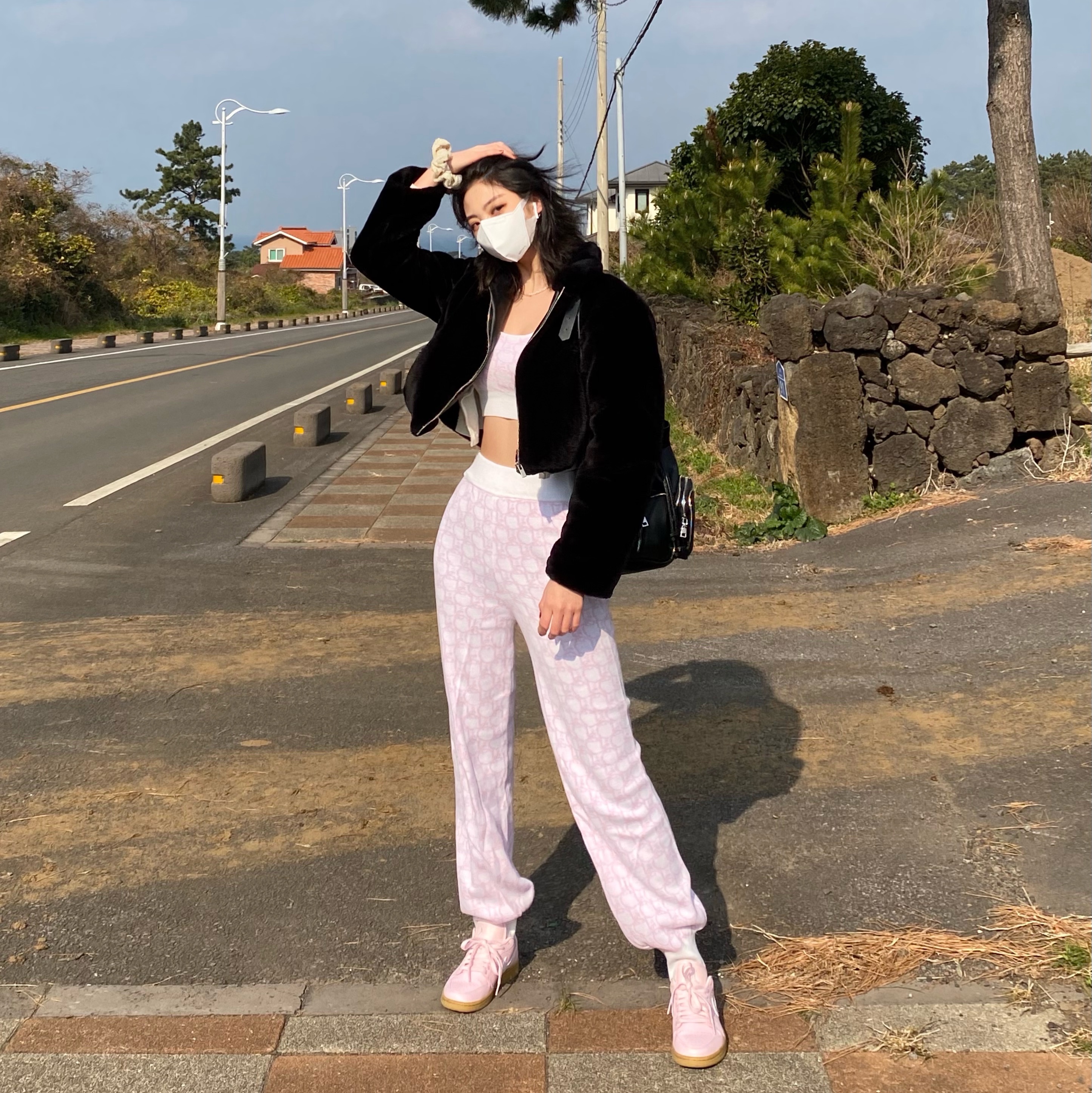 (W) Jordan 1 Low Arctic Pink 착용 스타일 - 4