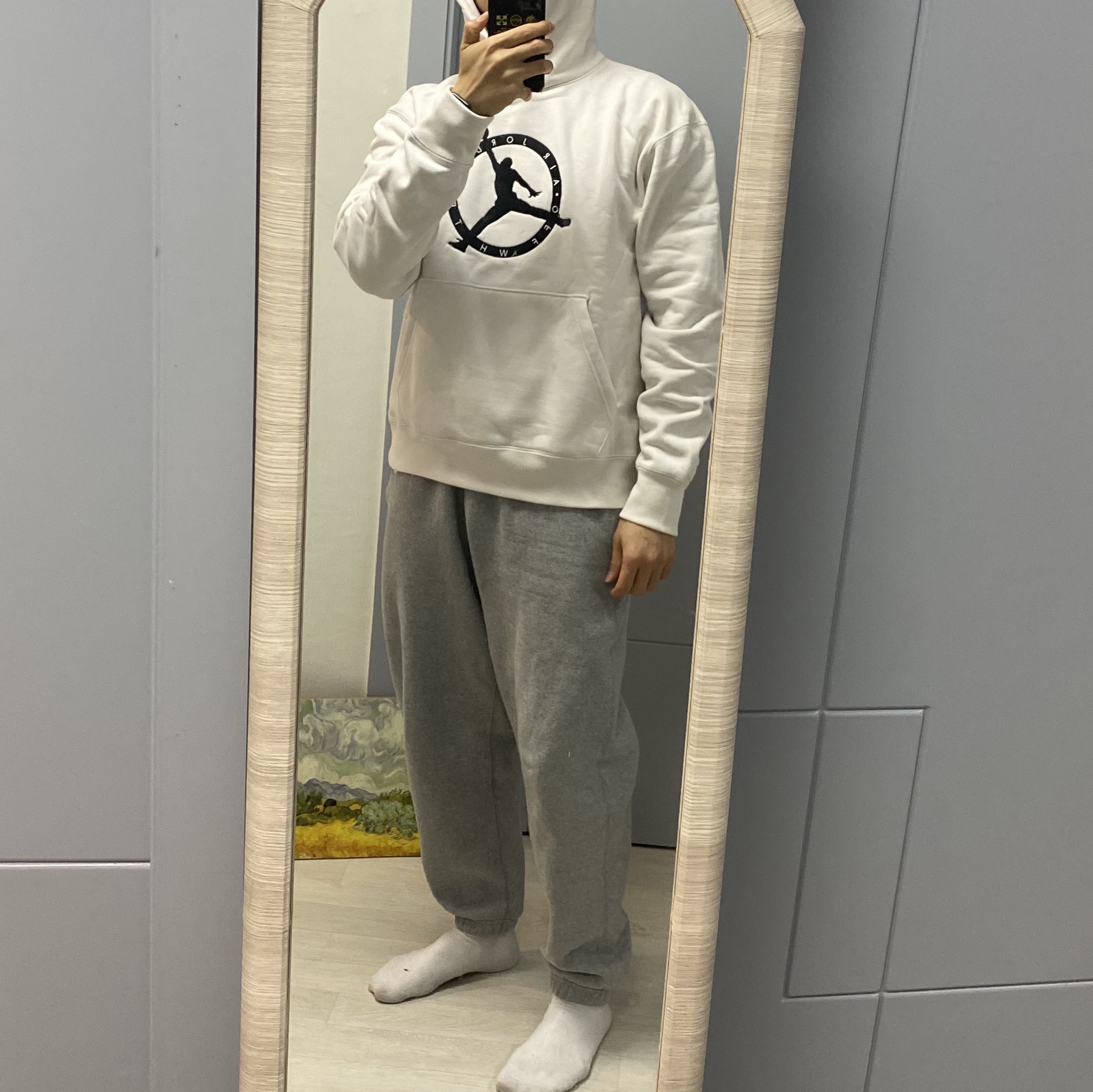 Jordan x Off-White Hoodie Phantom - Asia, Nike NRG Solo Swoosh Fleece Pants Dark Grey Heather - Asia 착용 스타일 - 1
