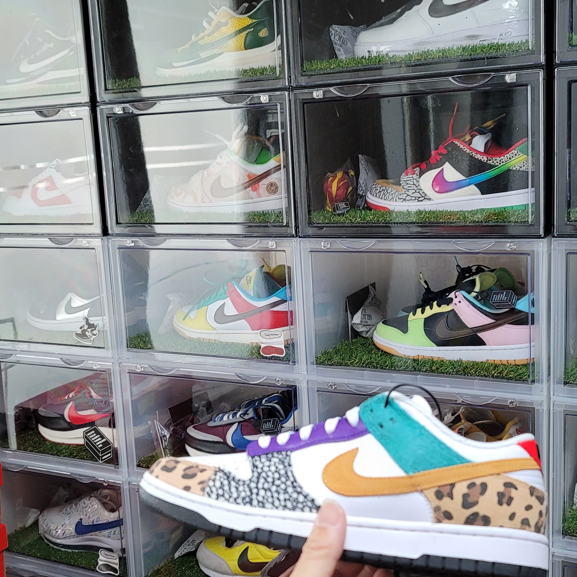 (W) Nike Dunk Low SE Patchwork, Nike x Peaceminusone Air Force 1 Low Para-Noise 2.0 착용 스타일 - 1