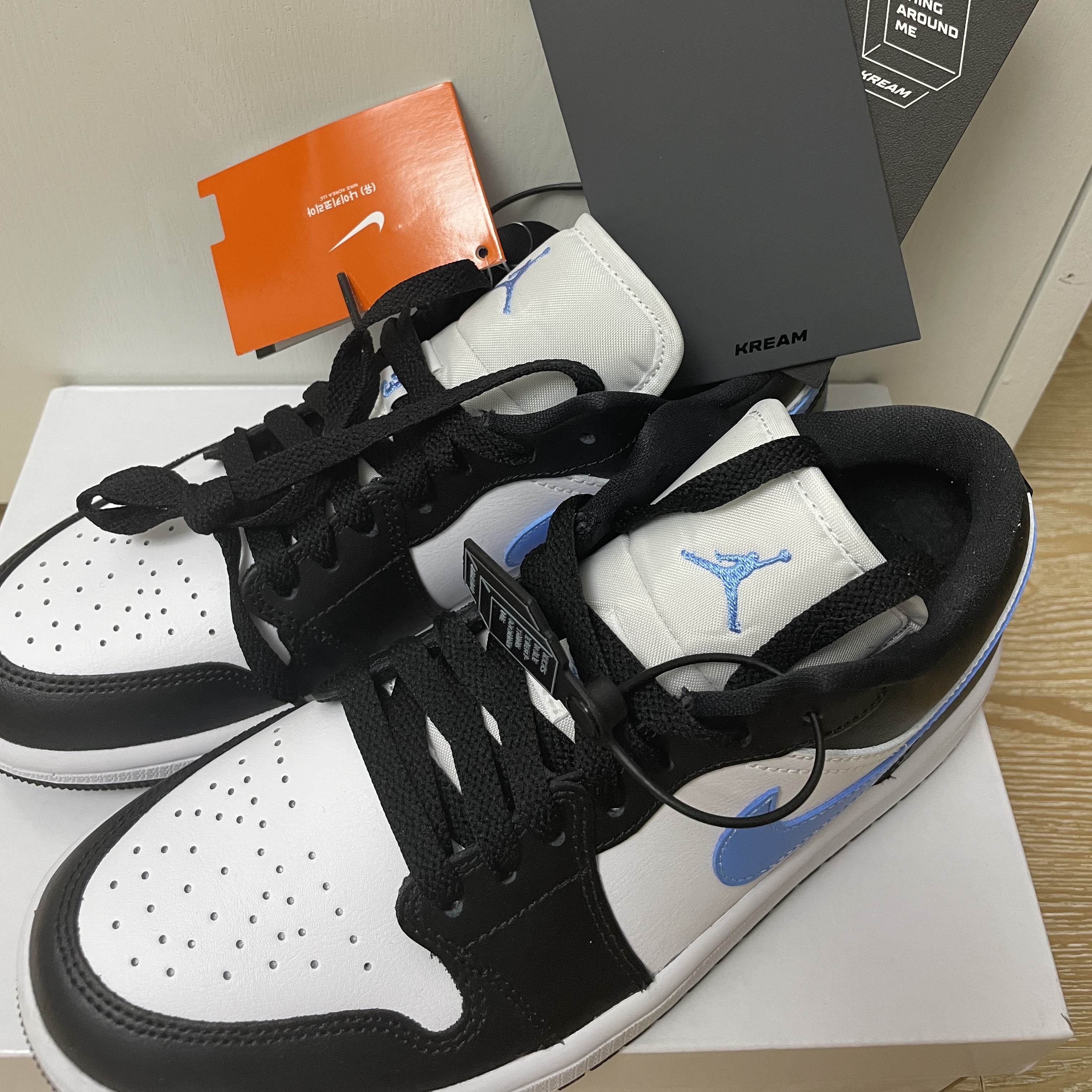 (W) Jordan 1 Low Black University Blue 착용 스타일