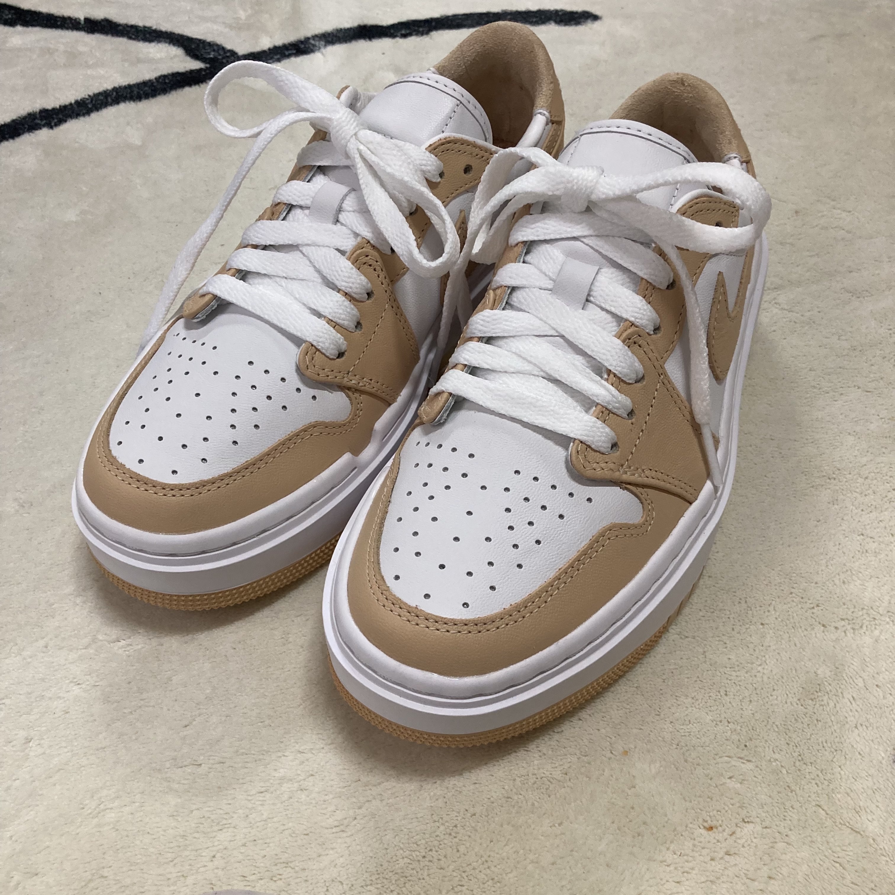 (W) Jordan 1 Elevate Low White Onyx 착용 스타일 - 1