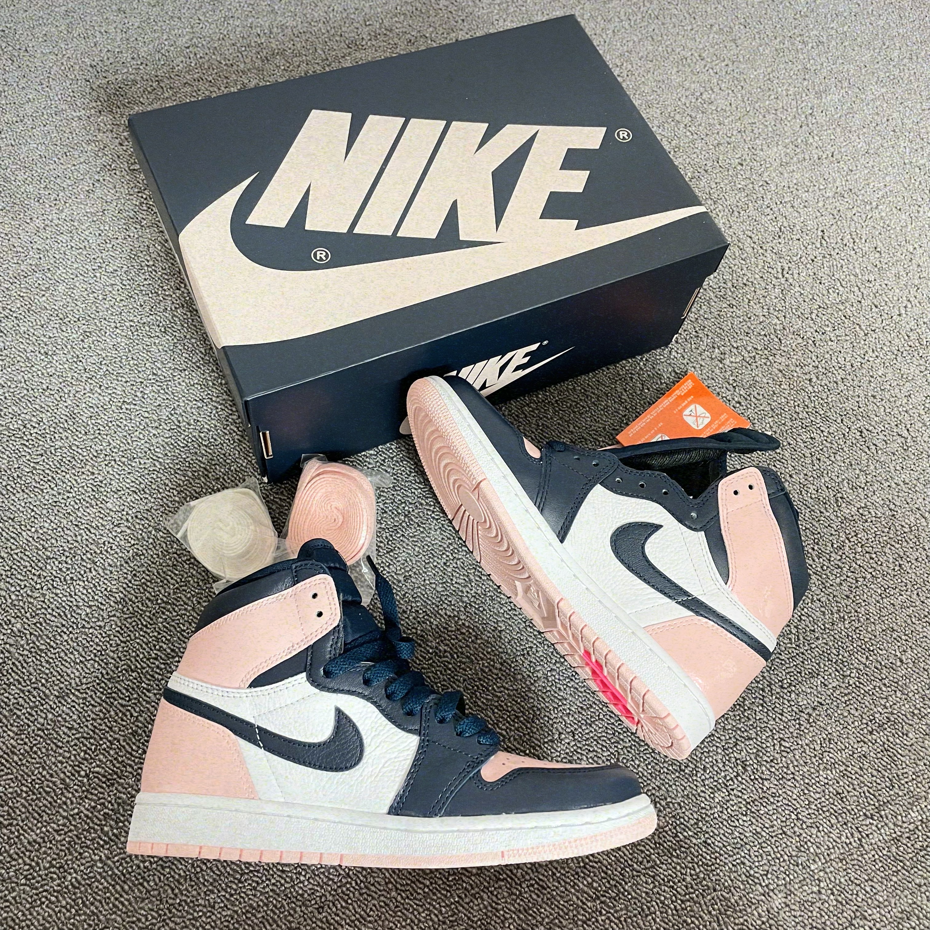 (W) Jordan 1 Retro High OG Atmosphere 착용 스타일