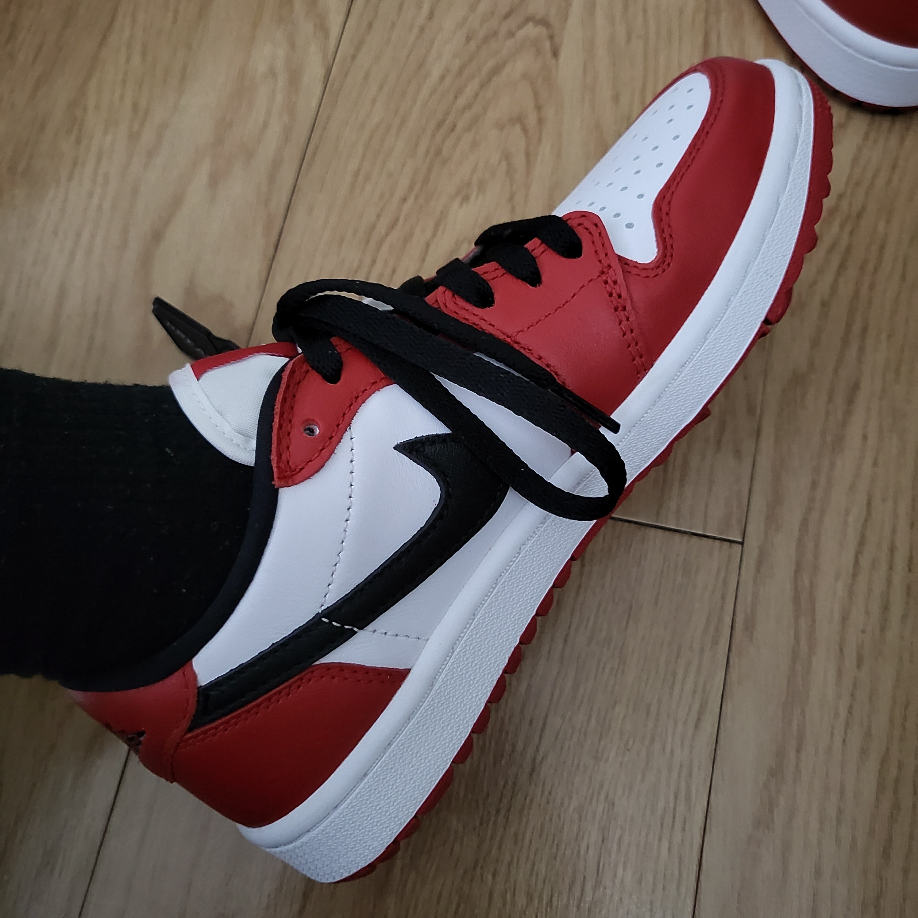 Jordan 1 Low Golf Chicago 착용 스타일 - 2