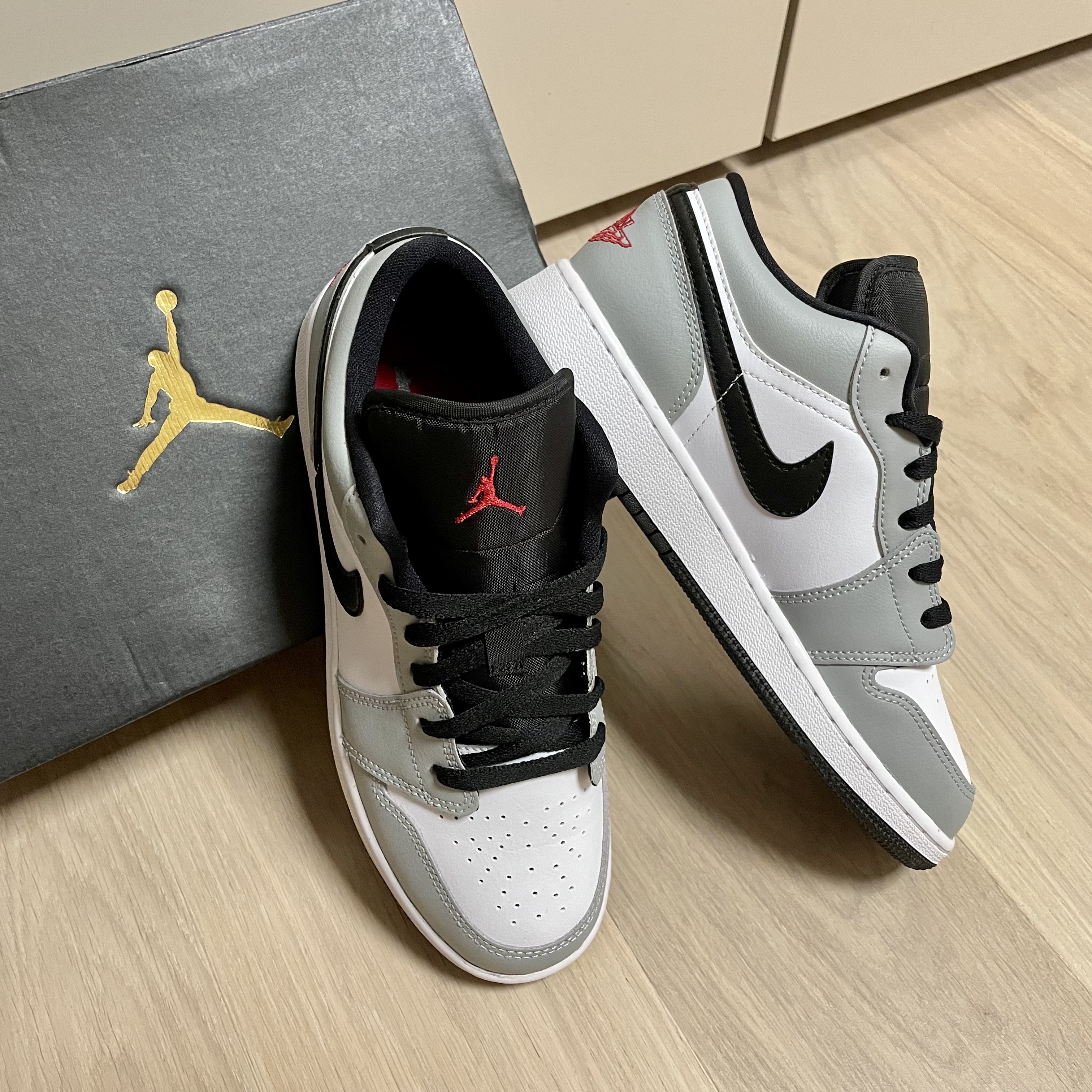 (GS) Jordan 1 Low Light Smoke Grey 착용 스타일 - 1
