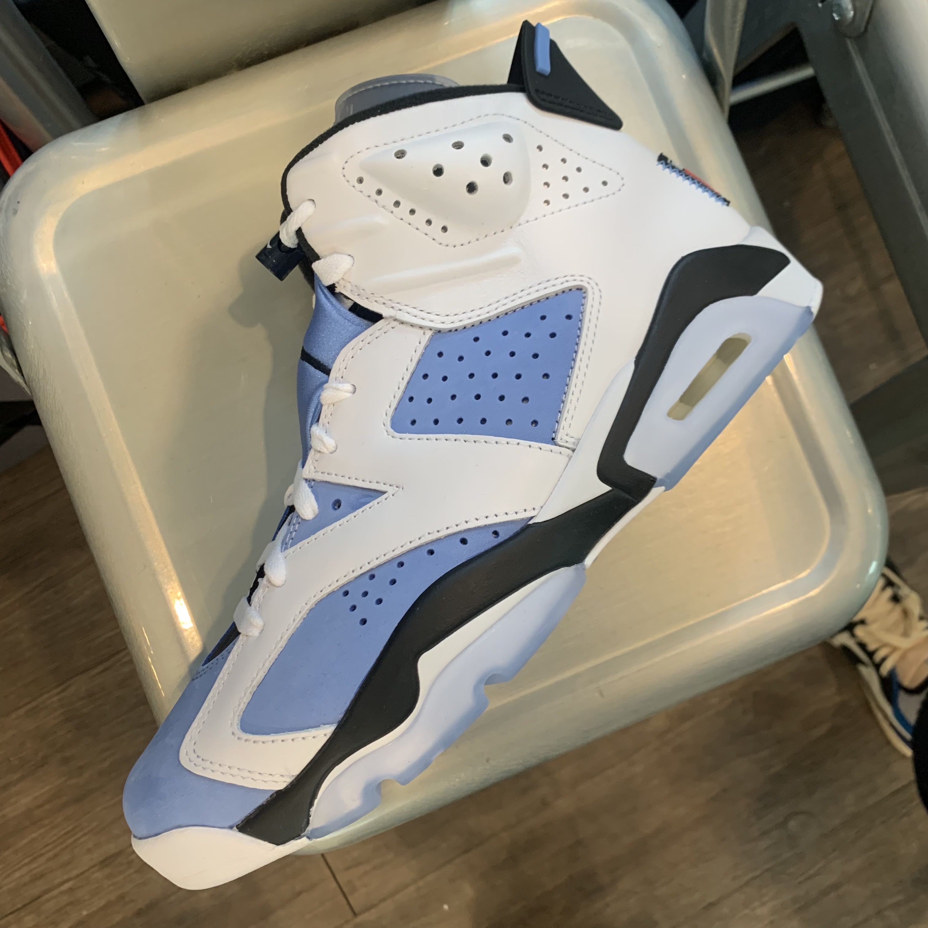 Jordan 6 Retro University Blue 착용 스타일 - 4