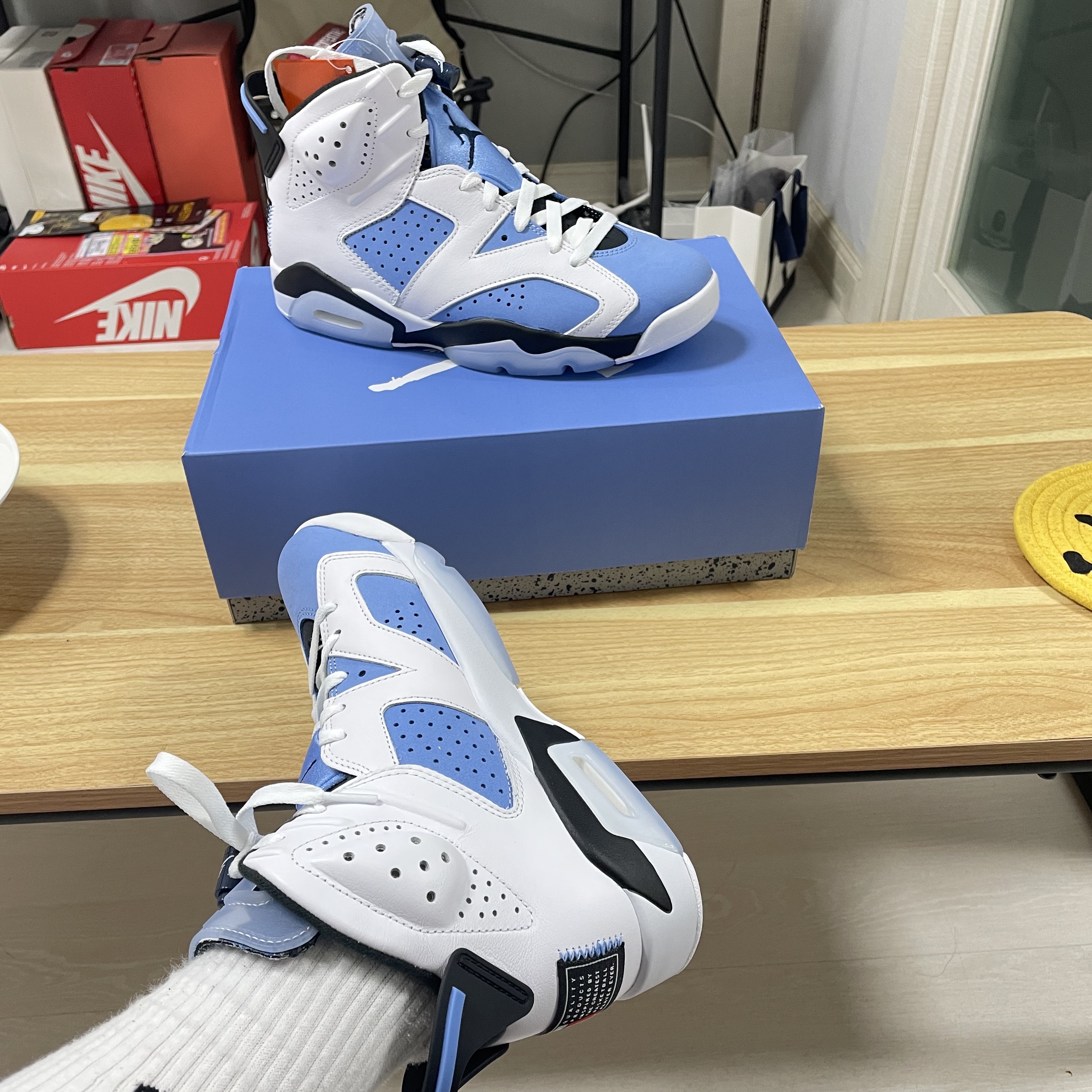 Jordan 6 Retro University Blue 착용 스타일 - 1