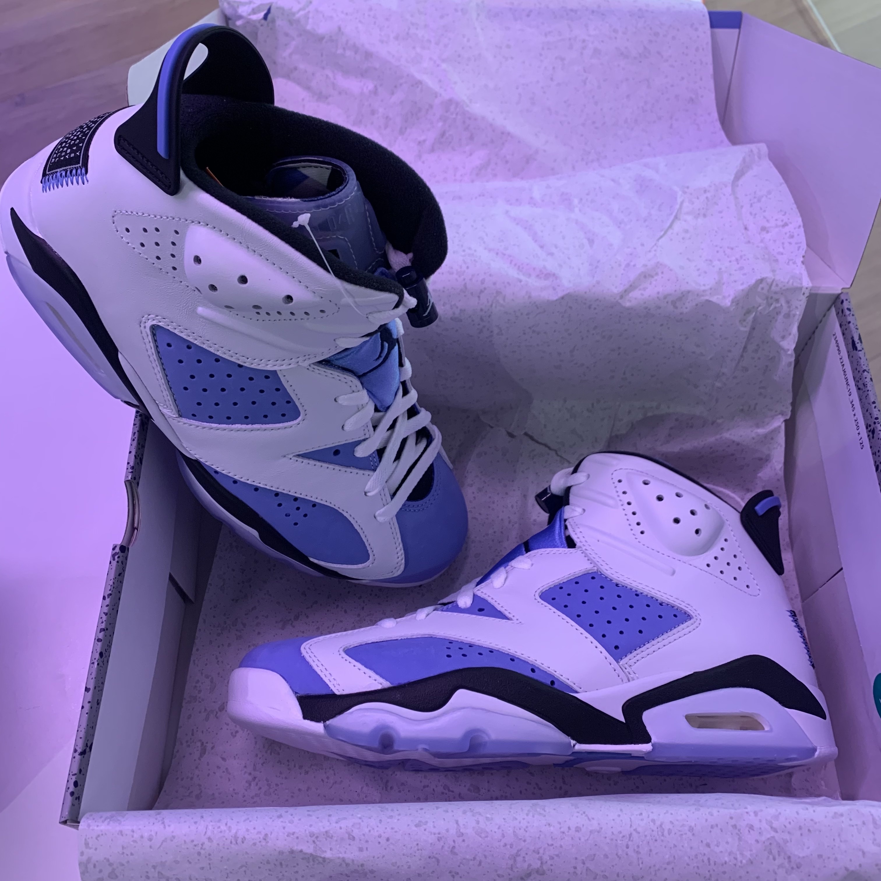 Jordan 6 Retro University Blue 착용 스타일 - 1