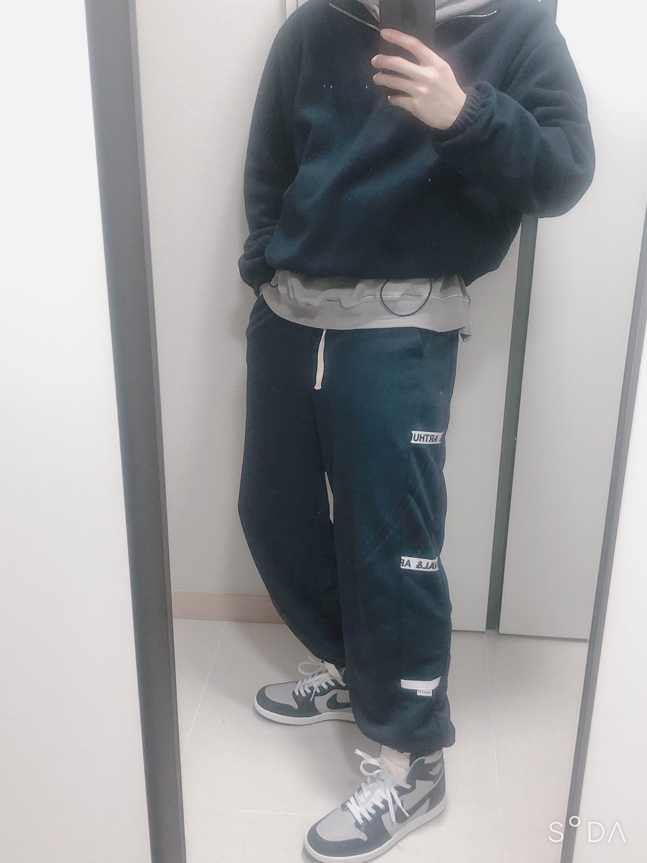 Jordan 1 High 85 College Navy 착용 스타일 - 1
