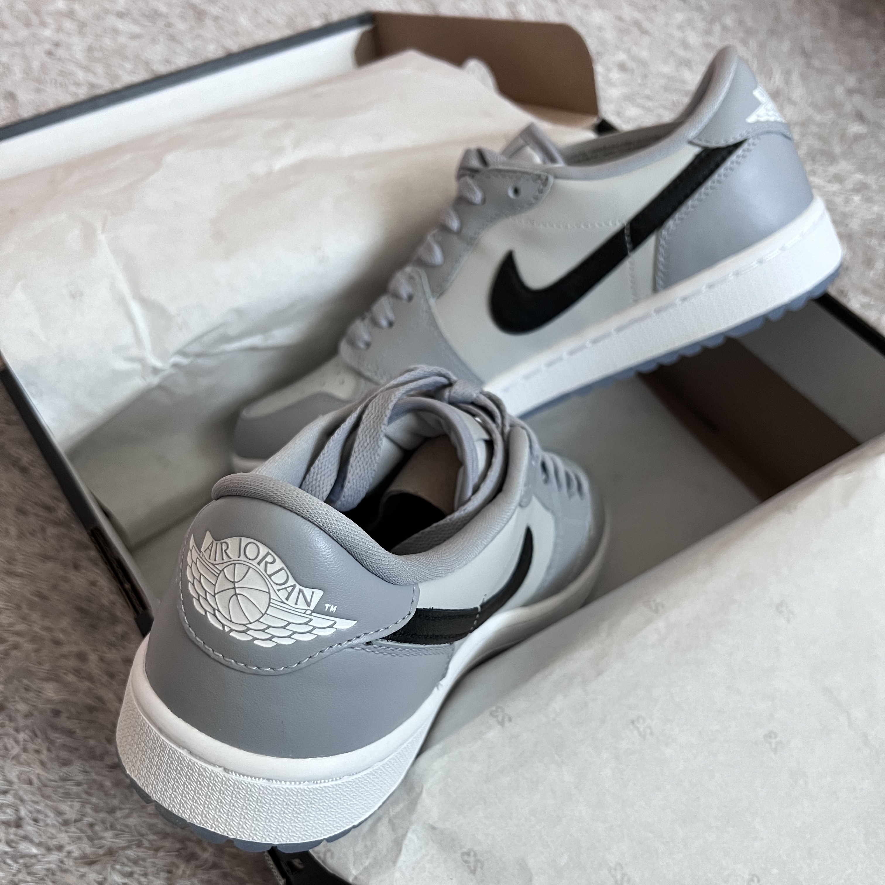 Jordan 1 Low Golf Wolf Grey 착용 스타일 - 3