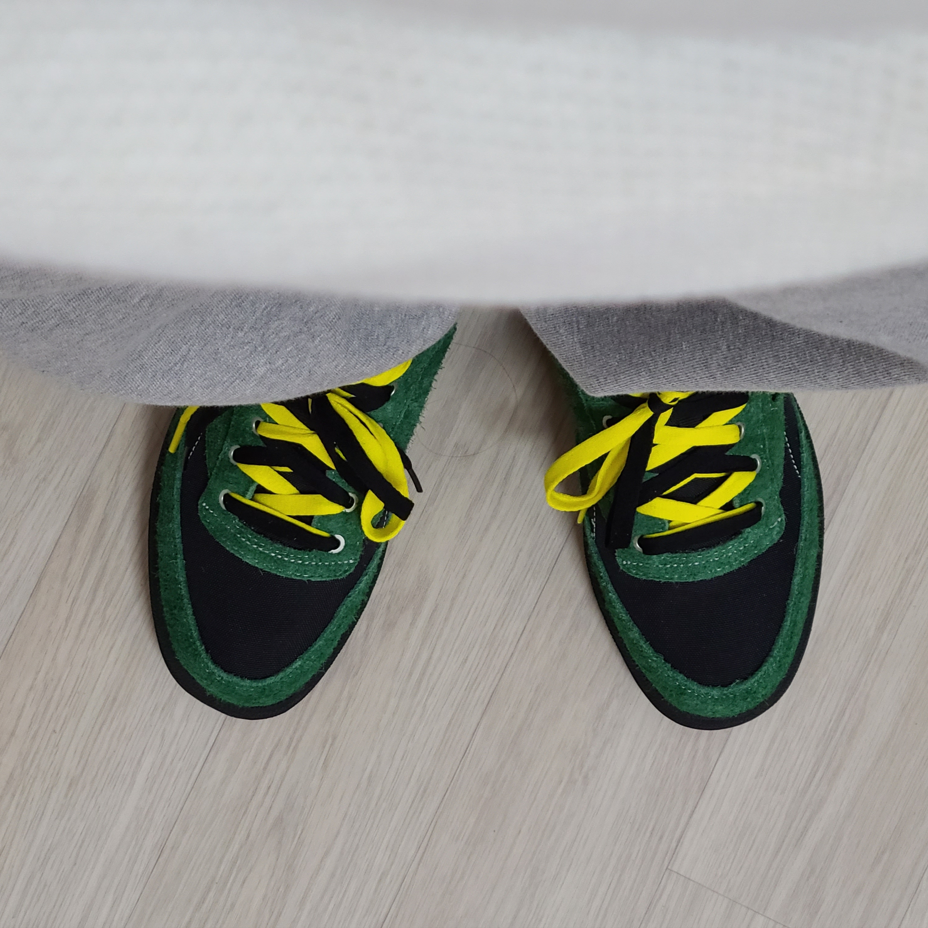 Reebok x Pleasures Club C 85 Black Pine Green 착용 스타일 - 2