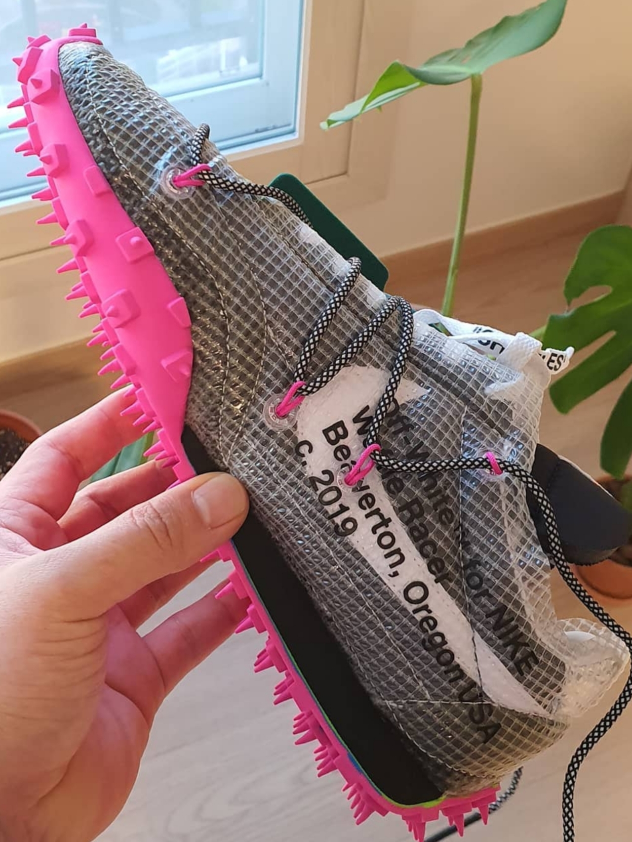 (W) Nike x Off-White Waffle Racer Black 착용 스타일