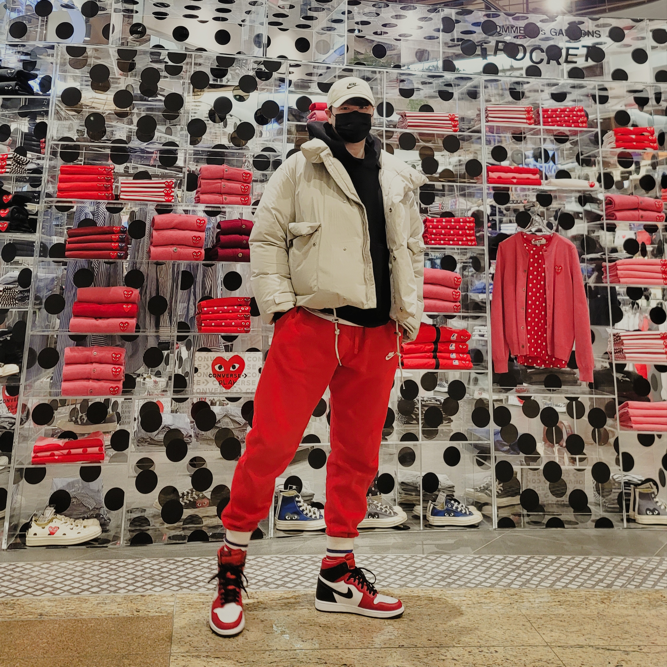 (W) Jordan 1 Retro High Satin Red 착용 스타일 - 1