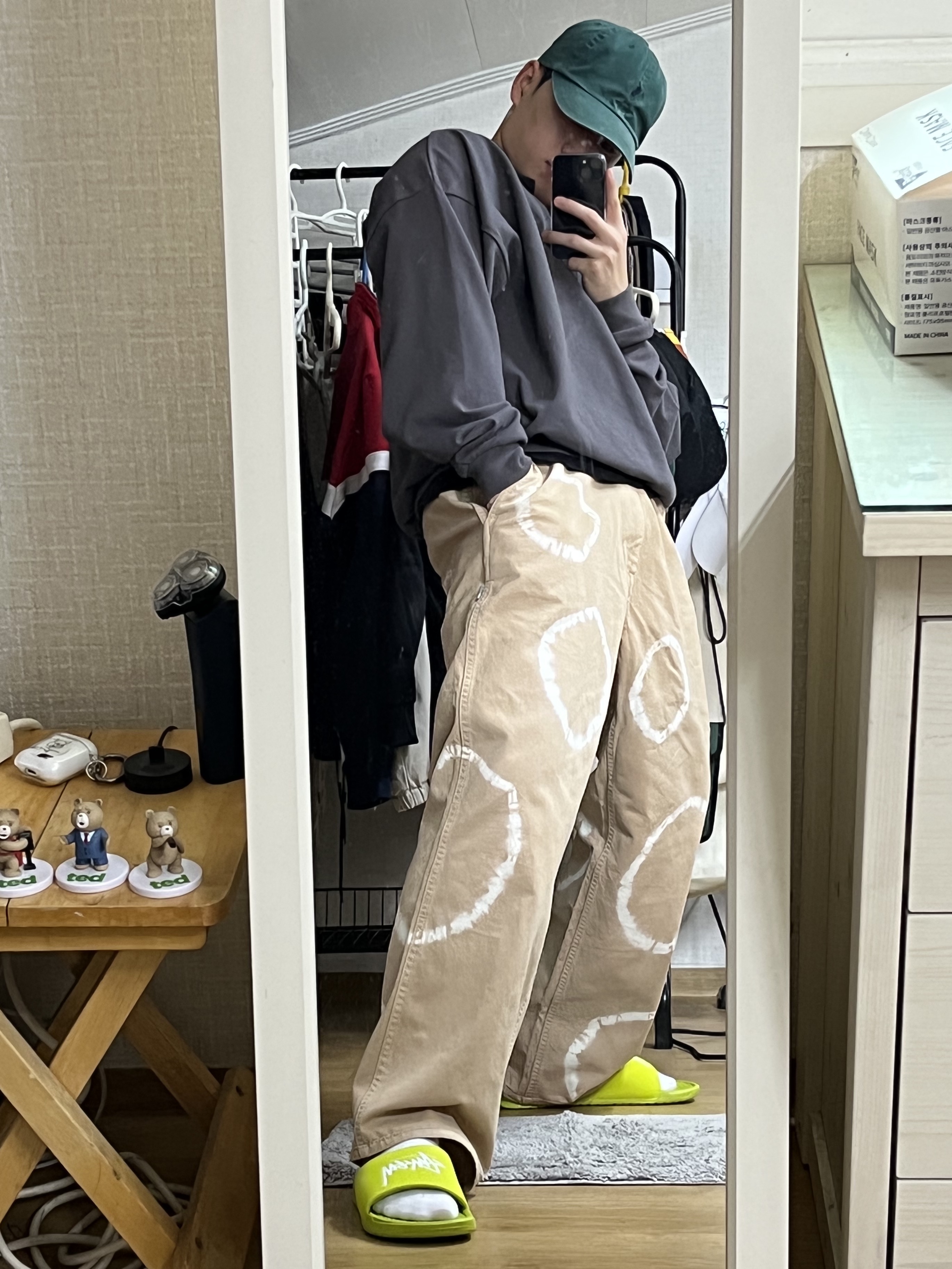 Nike x Stussy Benassi Slide Volt, Nike x Stussy Benassi Slide Off Noir 착용 스타일